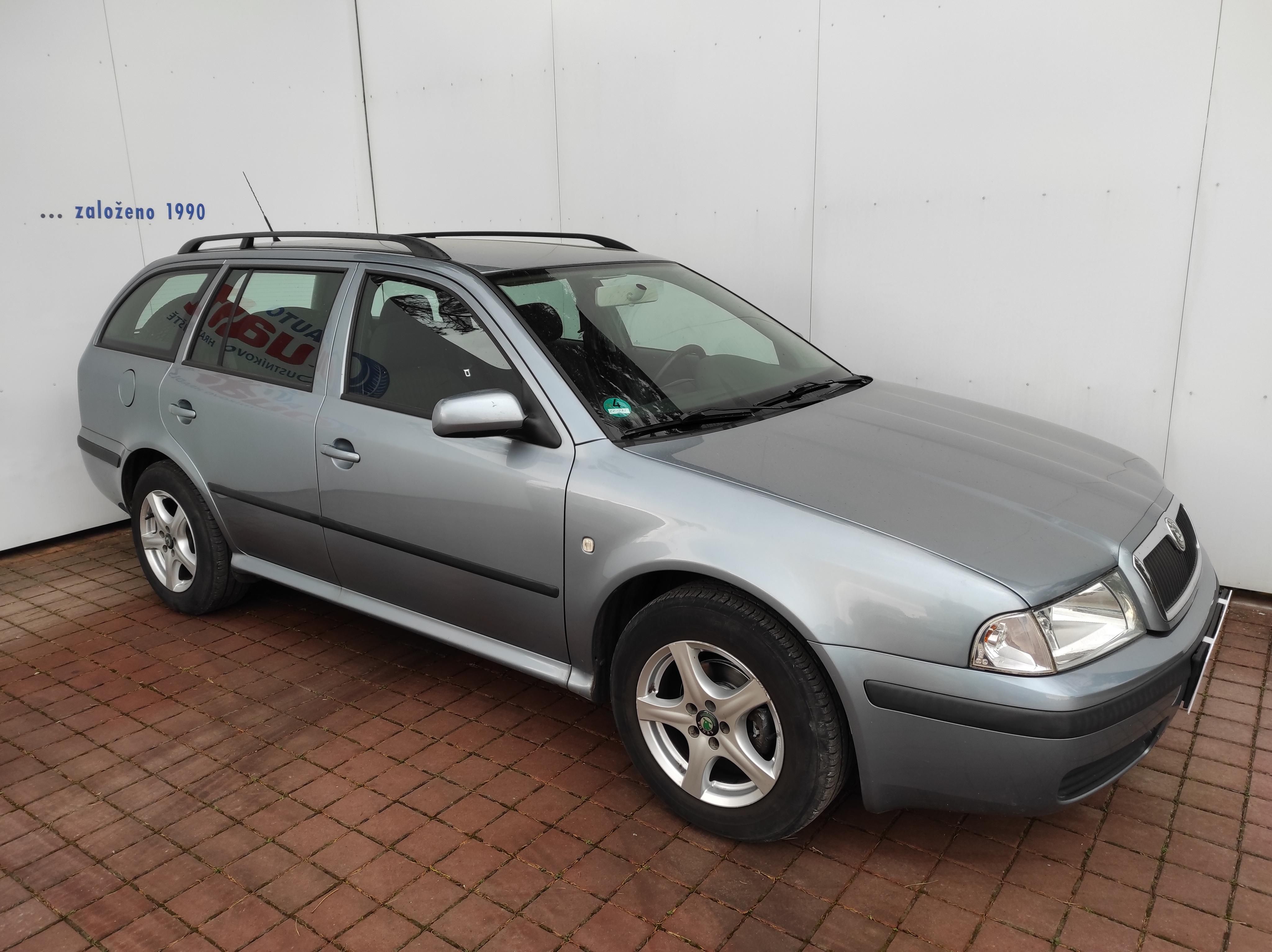 Škoda Octavia, Kombi 1.6 MPi KLIMATIZACE - fotka 5