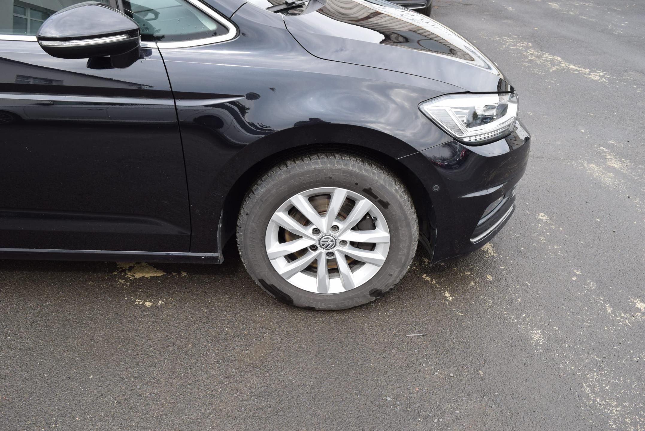 Volkswagen Touran, 1.4TSI 110kw HIGHLINE TAŽ LED - fotka 6