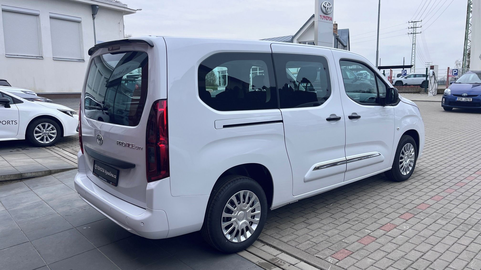 Toyota Proace City Verso, L2 1,2i 110PS Business 5 MÍST - fotka 5