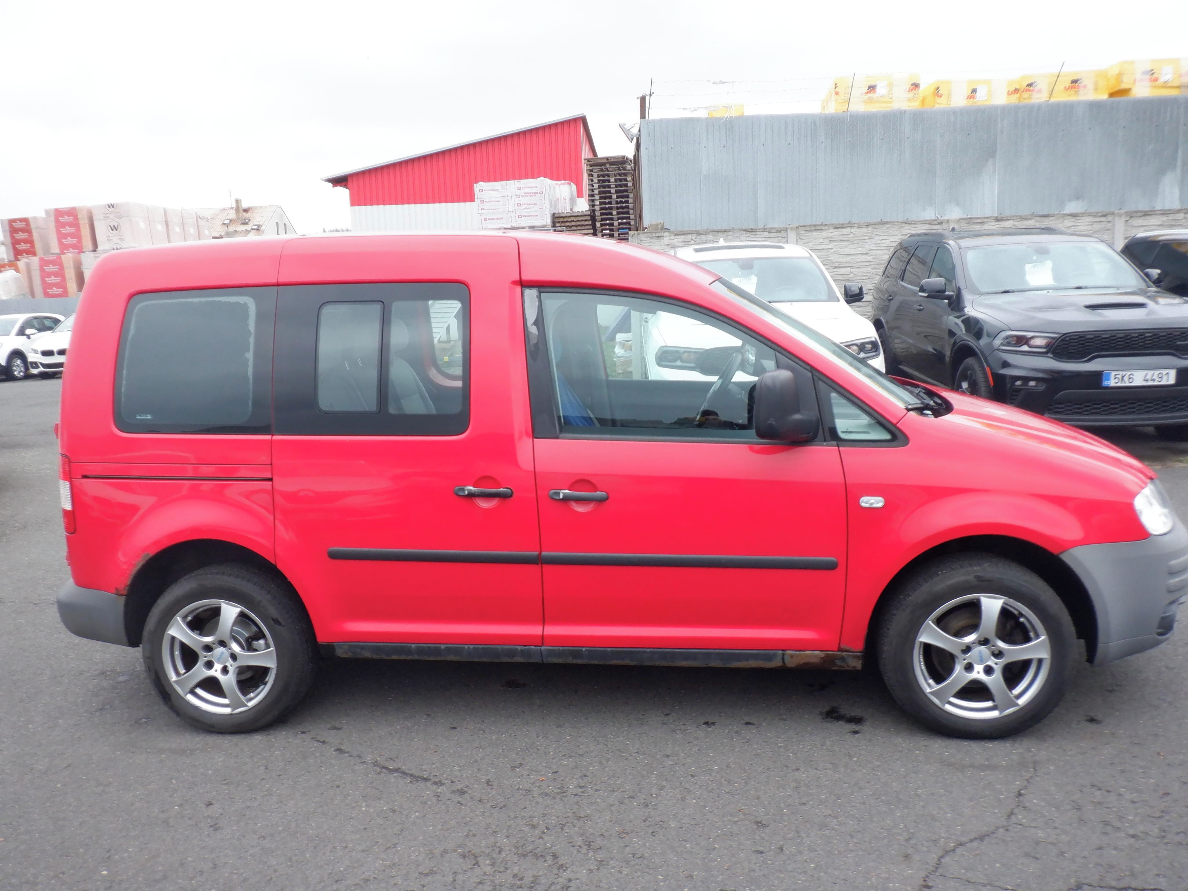 Volkswagen Caddy, 1.6i 75kW,ČR,2.majitel - fotka 4