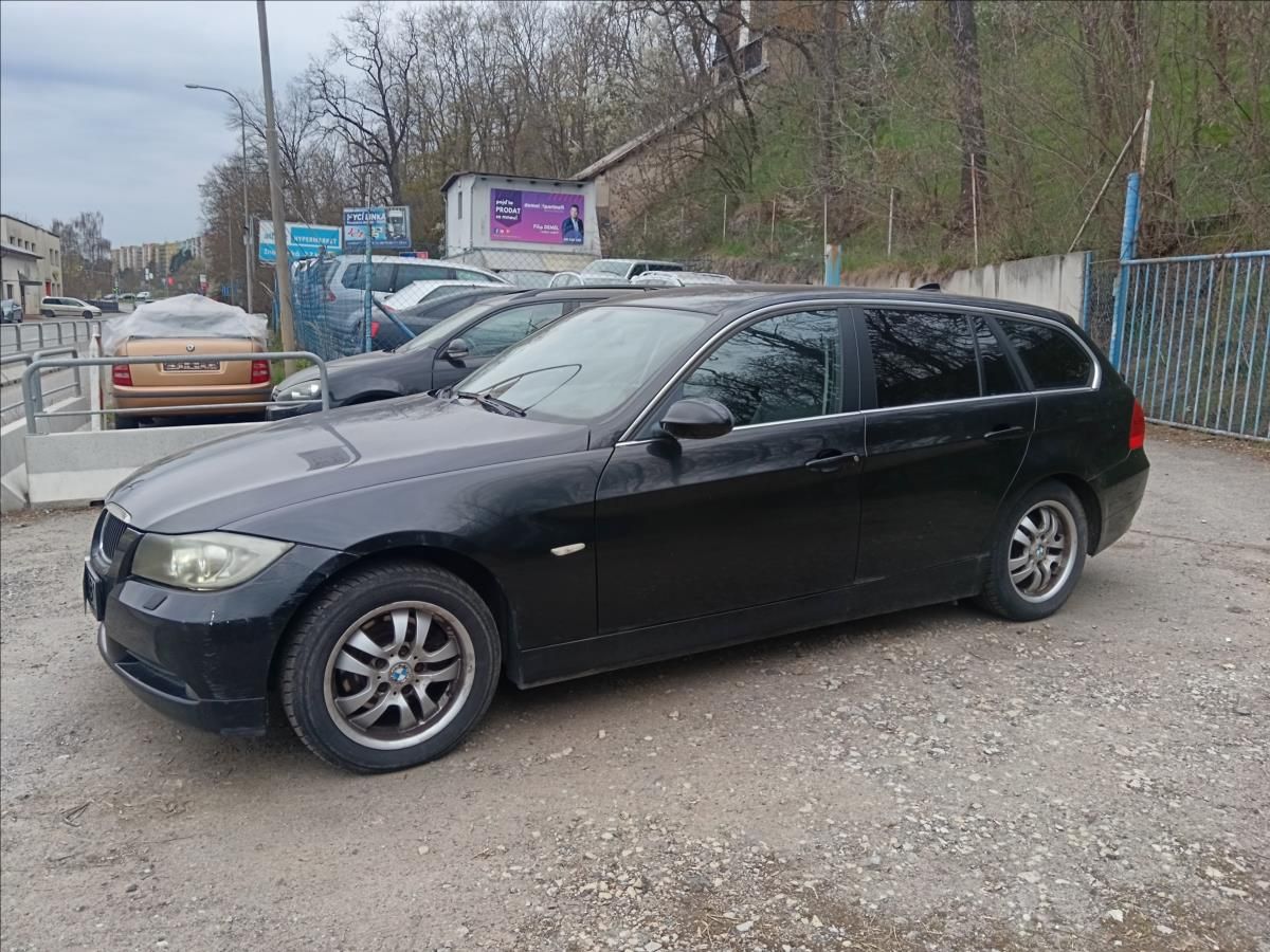 BMW Řada 3, 2,5 i - fotka 5