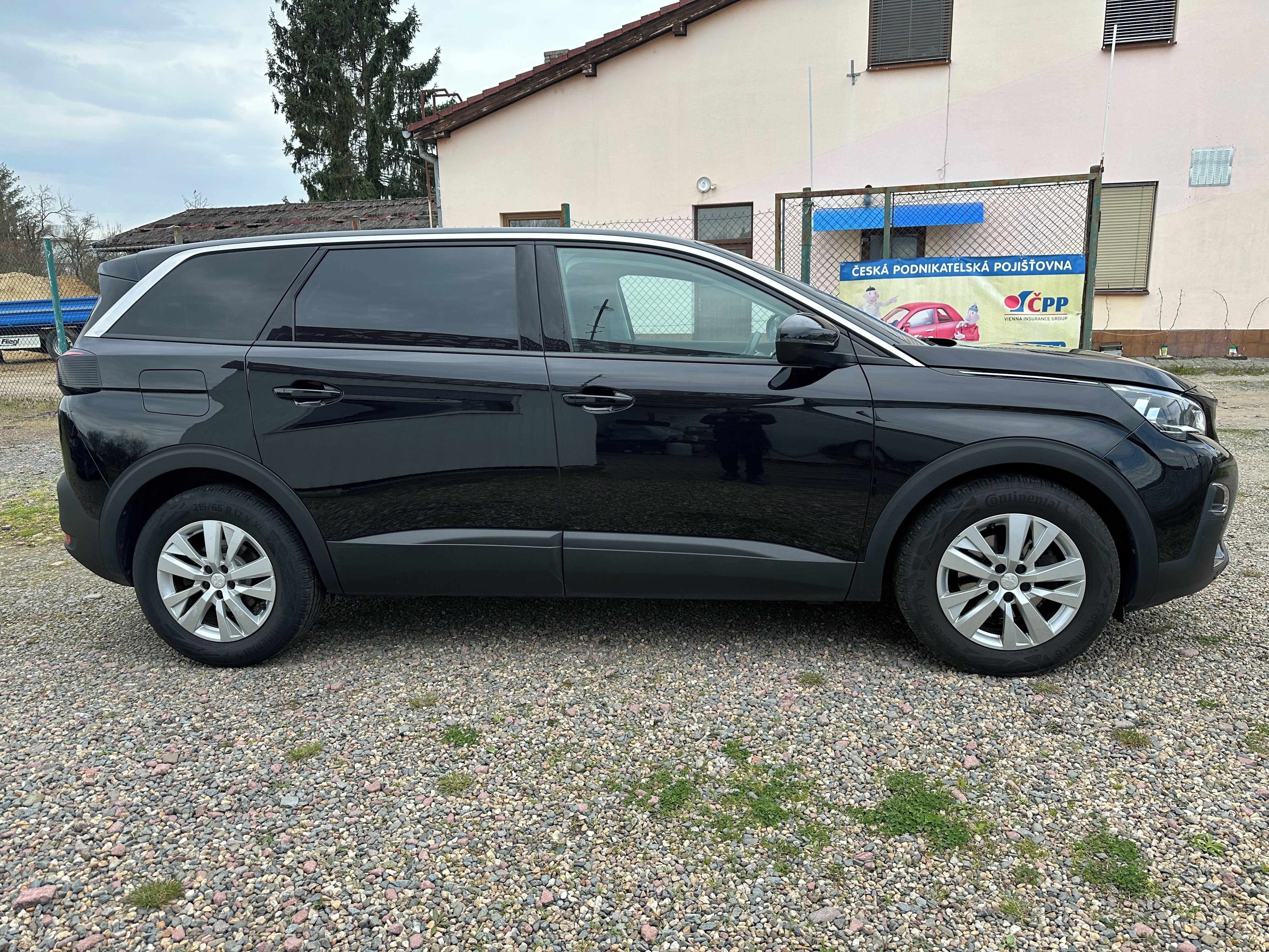 Peugeot 5008, 1,2 PureTech AUTOMAT, 7-MÍST - fotka 2