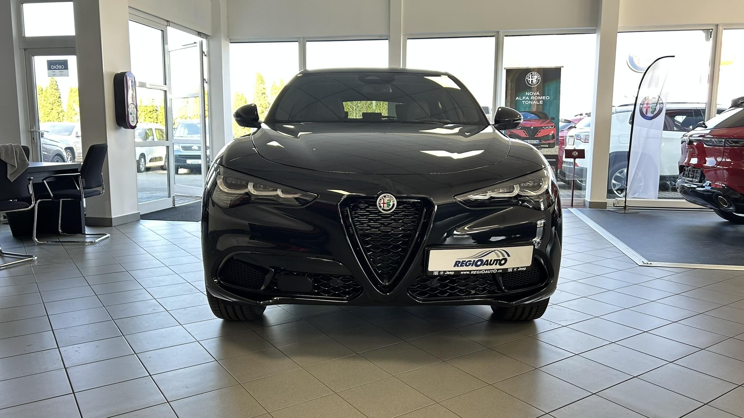 Alfa Romeo Stelvio, 2.0i 280k AWD Intensa - fotka 2