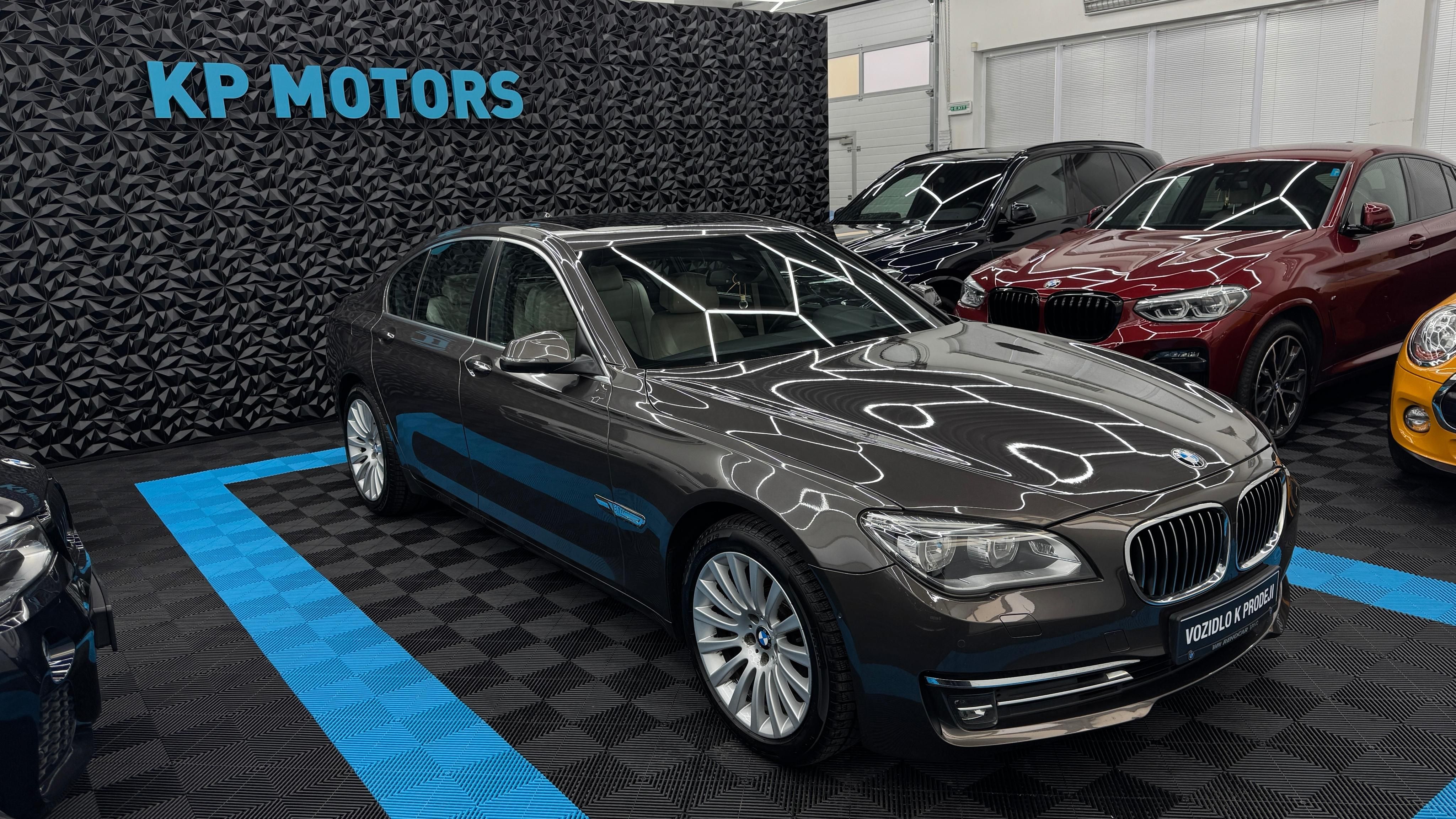 BMW Řada 7, 30d xDrive,ČR,Webasto,LED - fotka 2