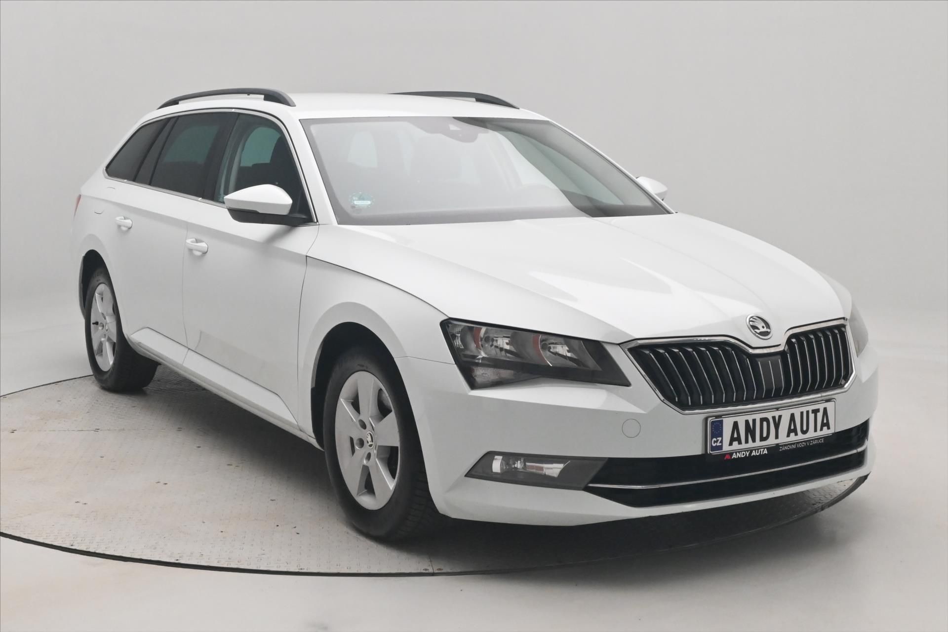 Škoda Superb, 1,6 TDI 88kW Ambition Záruka a - fotka 3