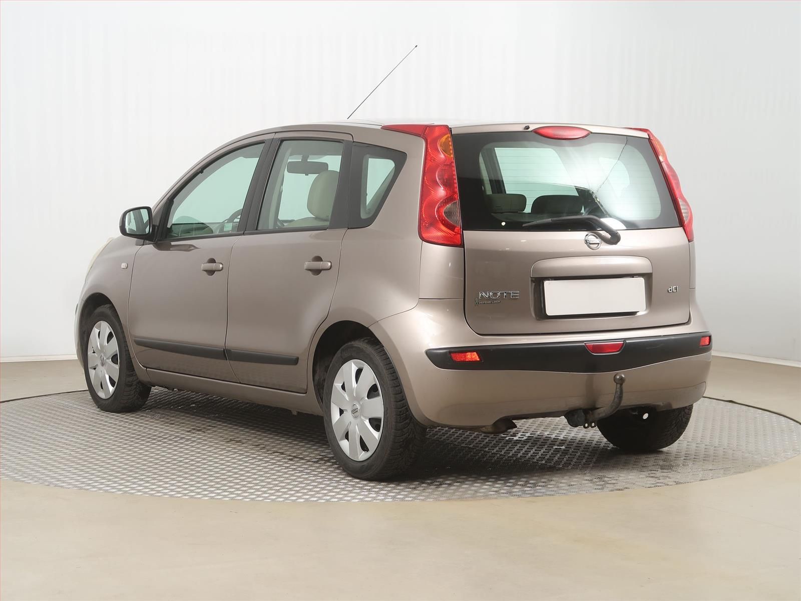 Nissan Note, 1.5 dCi, rezervace - fotka 4