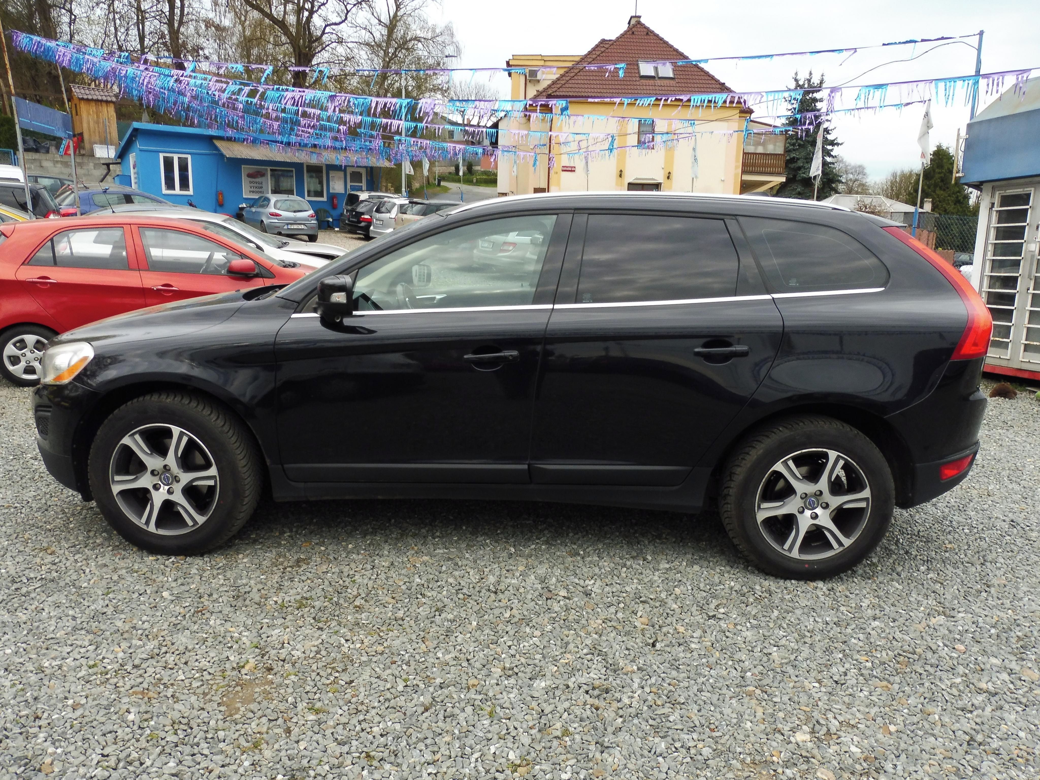 Volvo XC60, AWD - fotka 3