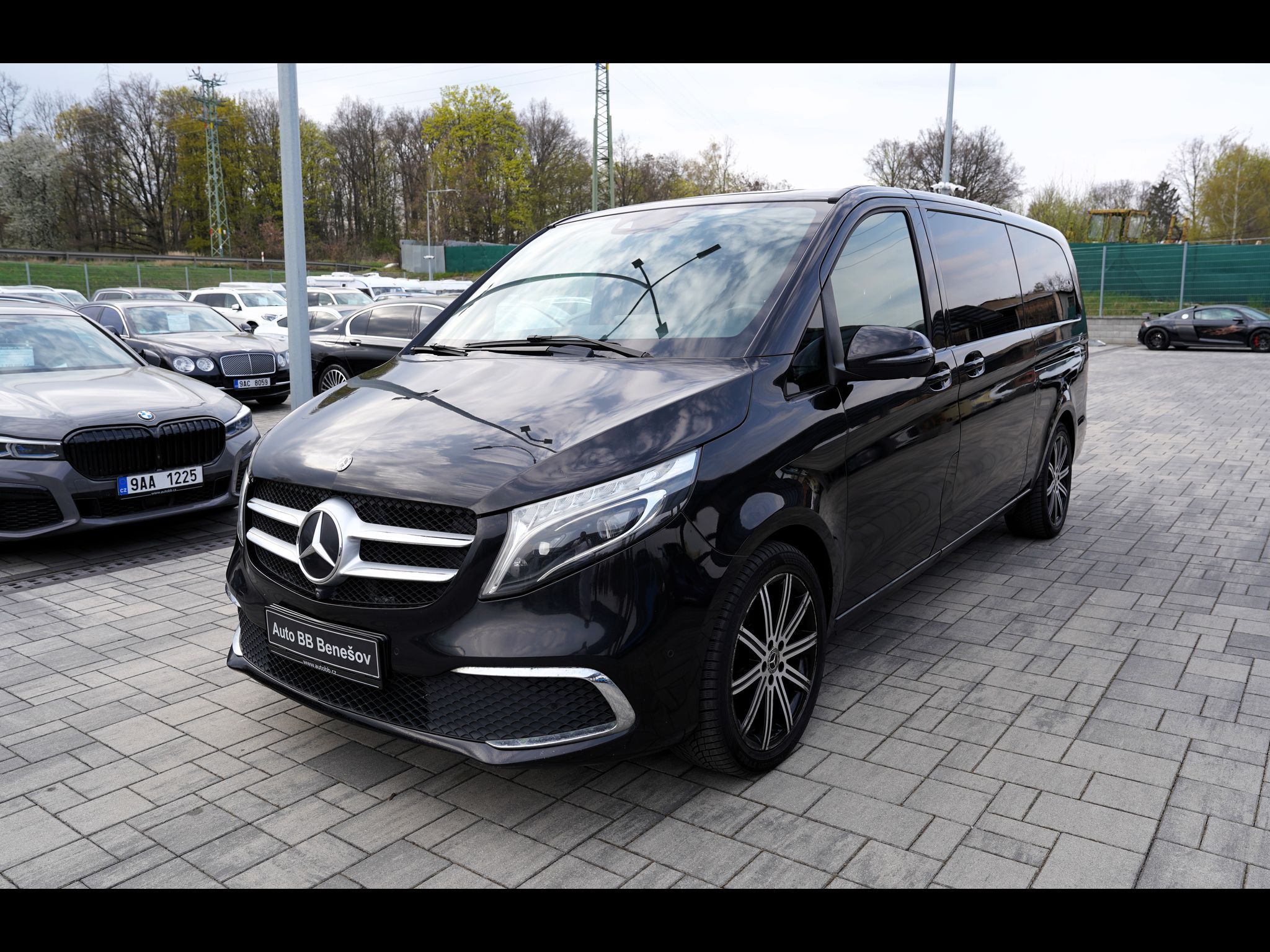 Mercedes-Benz Třídy V, V300d XL/Burm/ČR/8 míst/176 KW - fotka 2