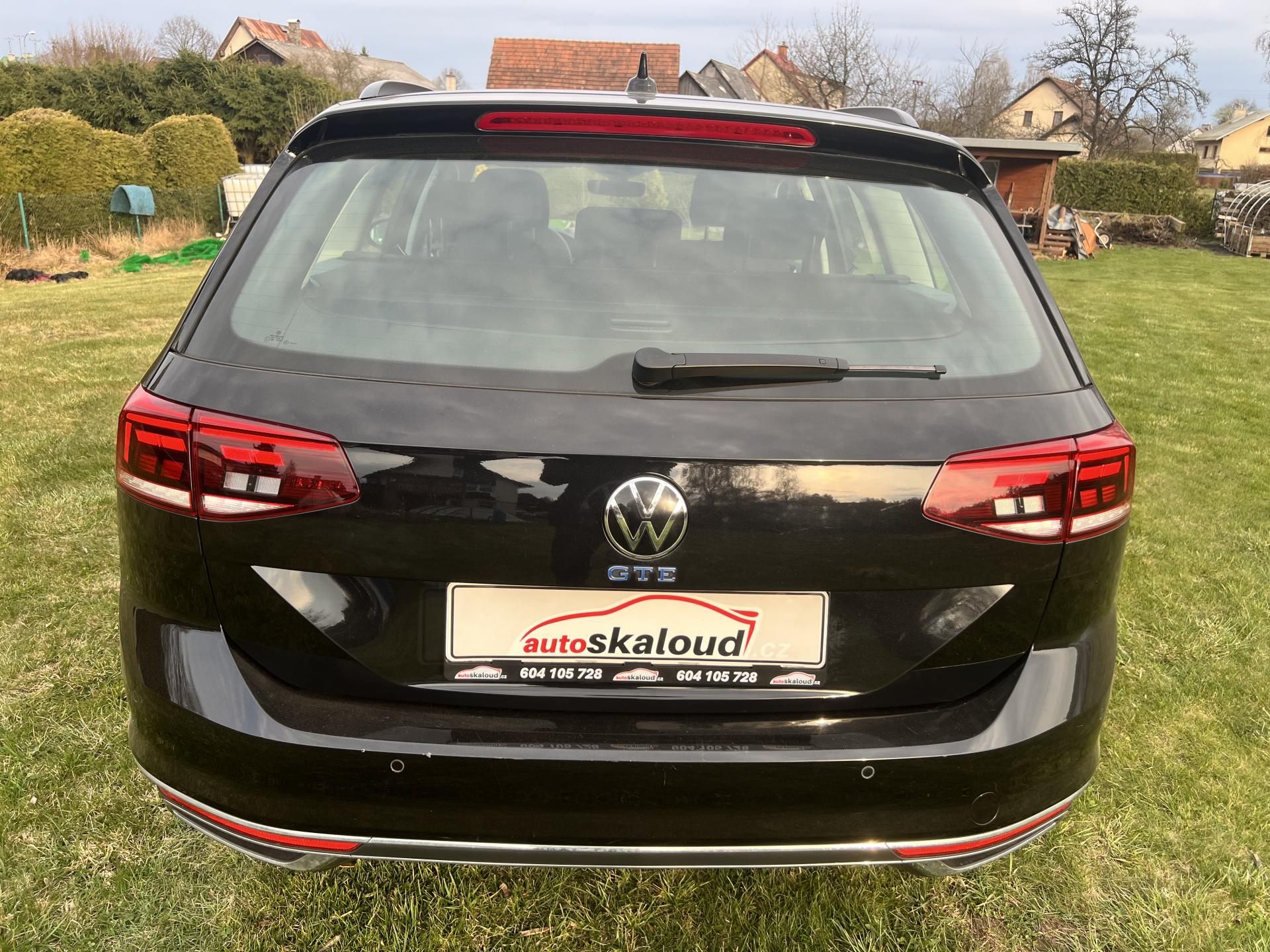 Volkswagen Passat, 1.4GTE 160KW,TZ,2xALU,1MAJ - fotka 6