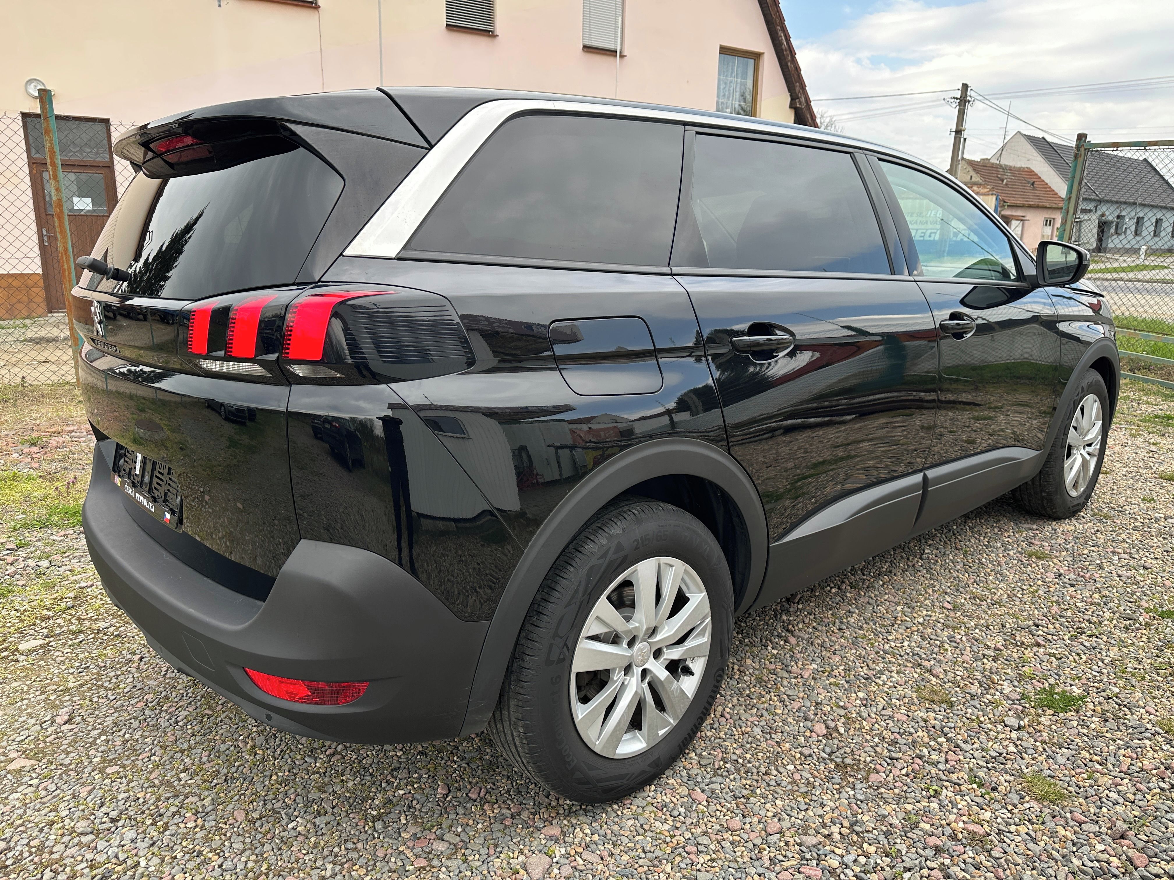 Peugeot 5008, 1,2 PureTech AUTOMAT, 7-MÍST - fotka 3