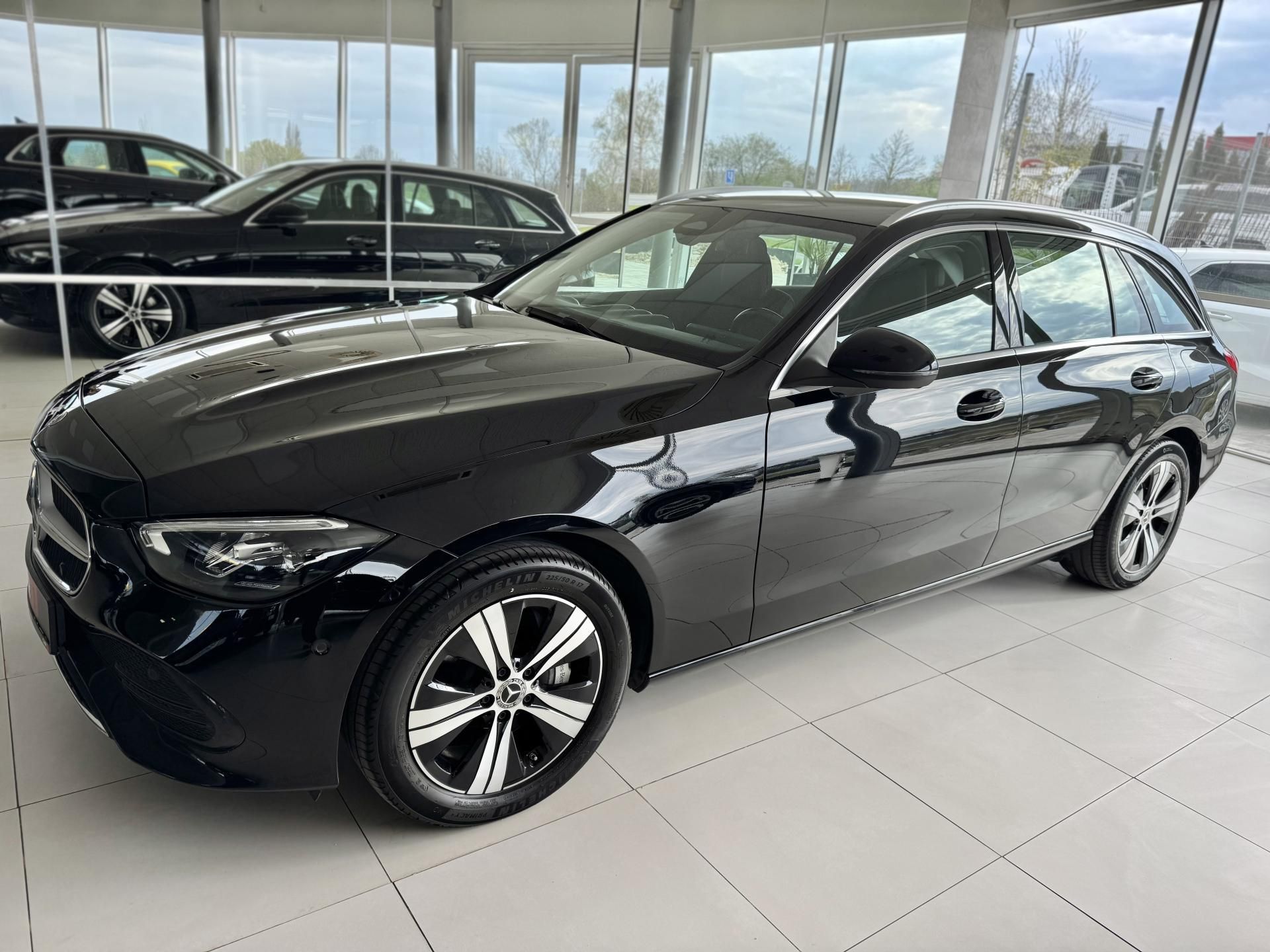 Mercedes-Benz Třídy C, 300eT*230kW*Avantg*Tažné*DPH - fotka 2