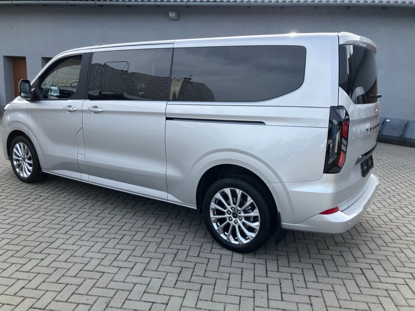 Ford Tourneo Custom, TITANIUM LONG 8-AT AWD - fotka 5