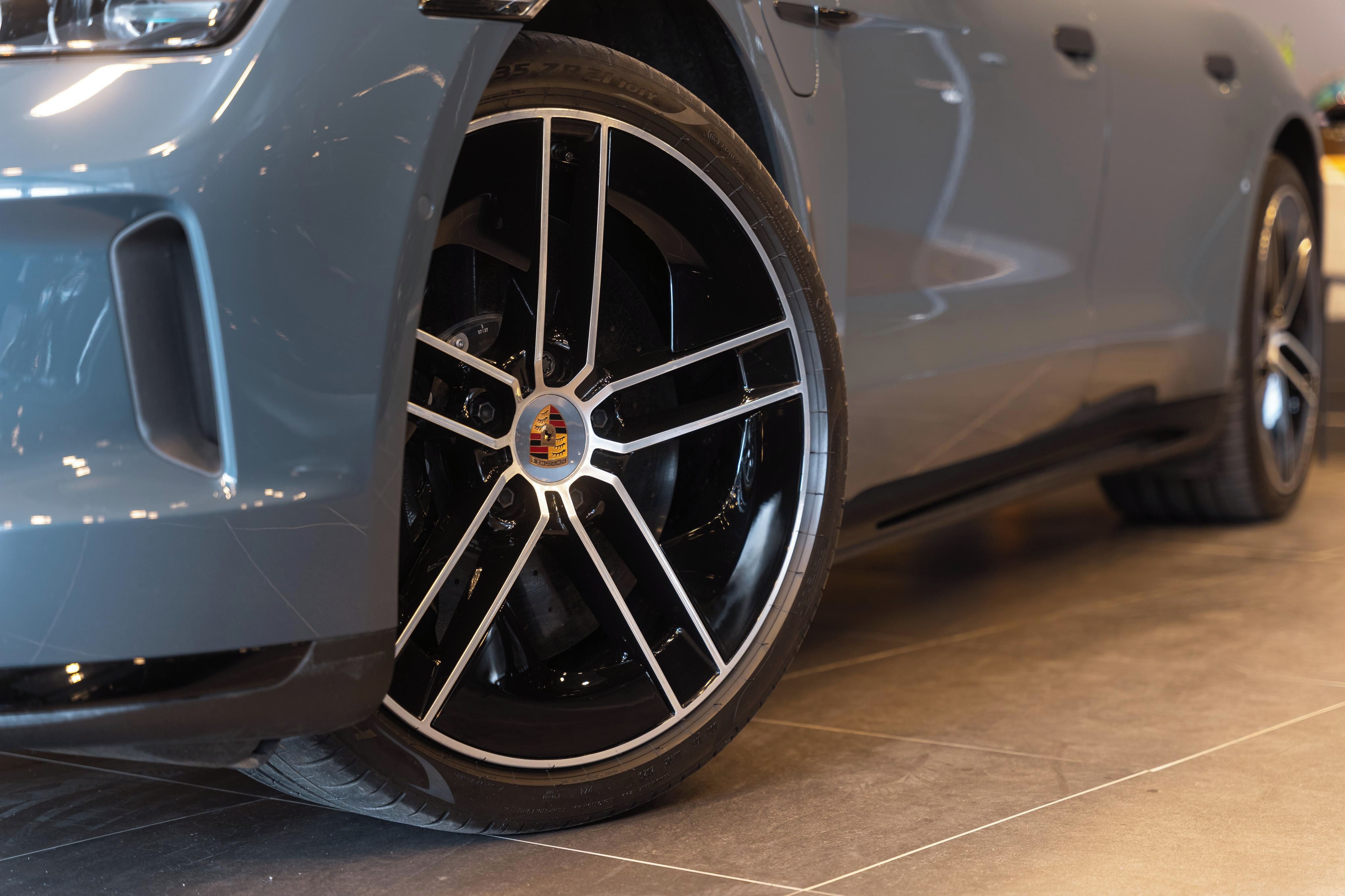 Porsche Taycan, GTS Sport Turismo - fotka 3