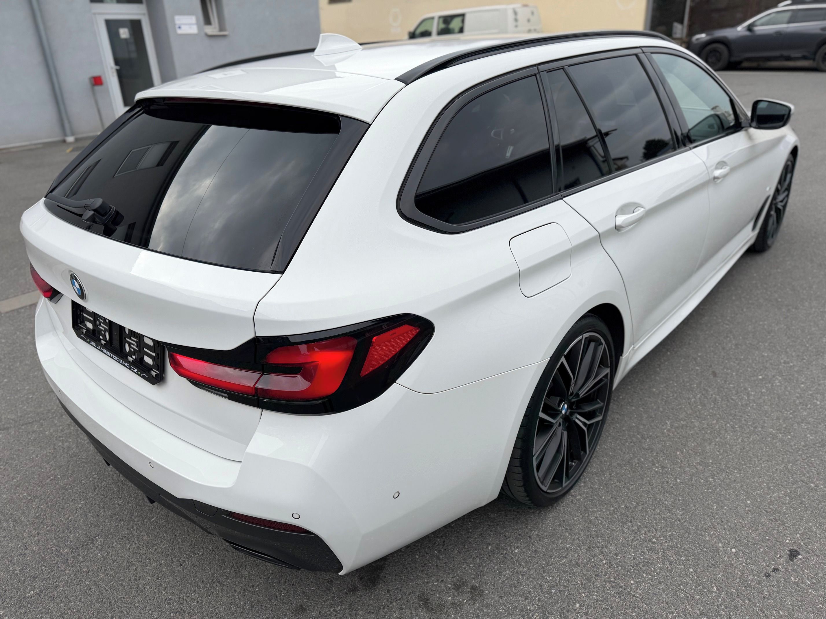 BMW Řada 5, 540i Laser H&K alu 20" M-pak - fotka 3