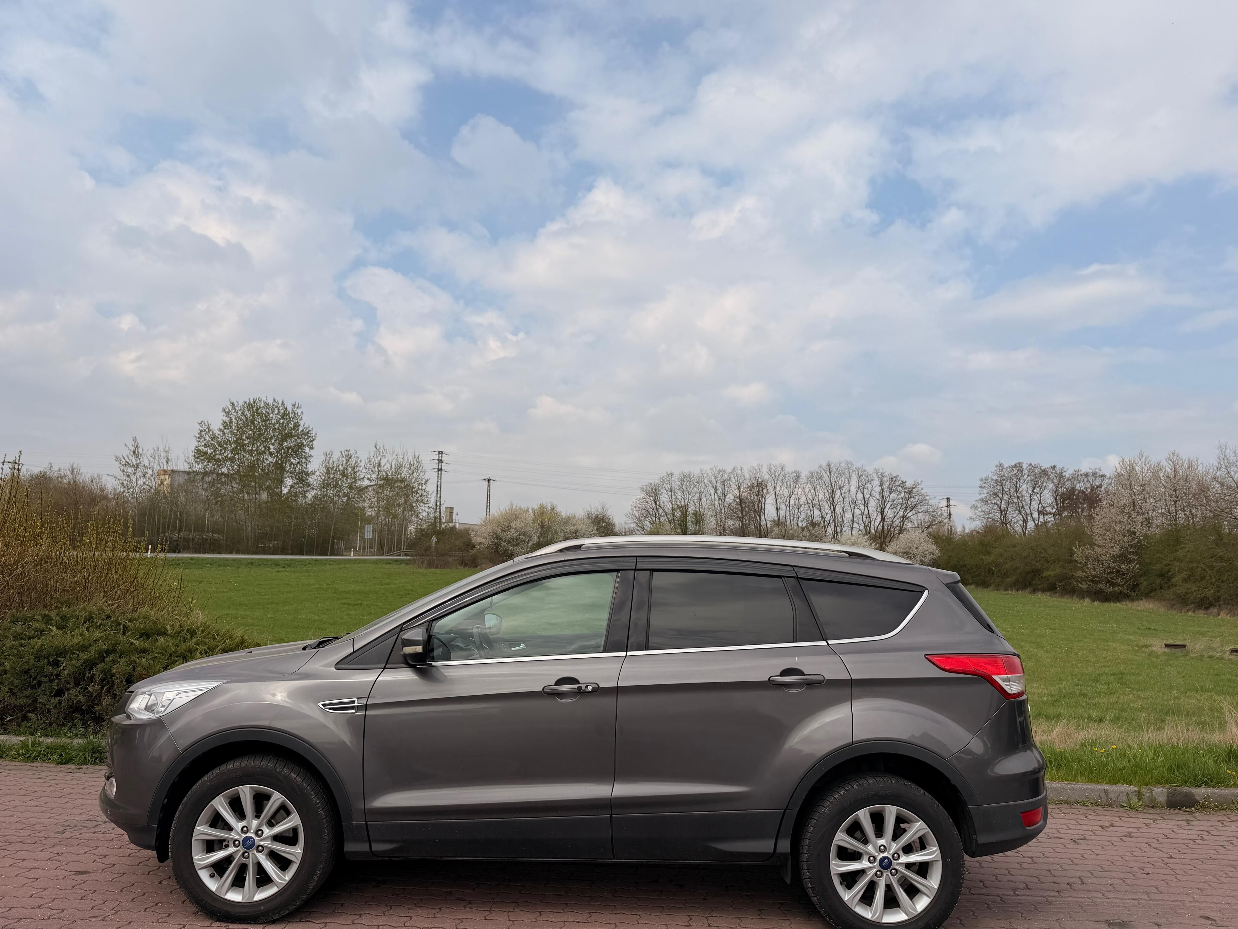 Ford Kuga, 2,0 TDCi 4WD 120 KW Titanium - fotka 3