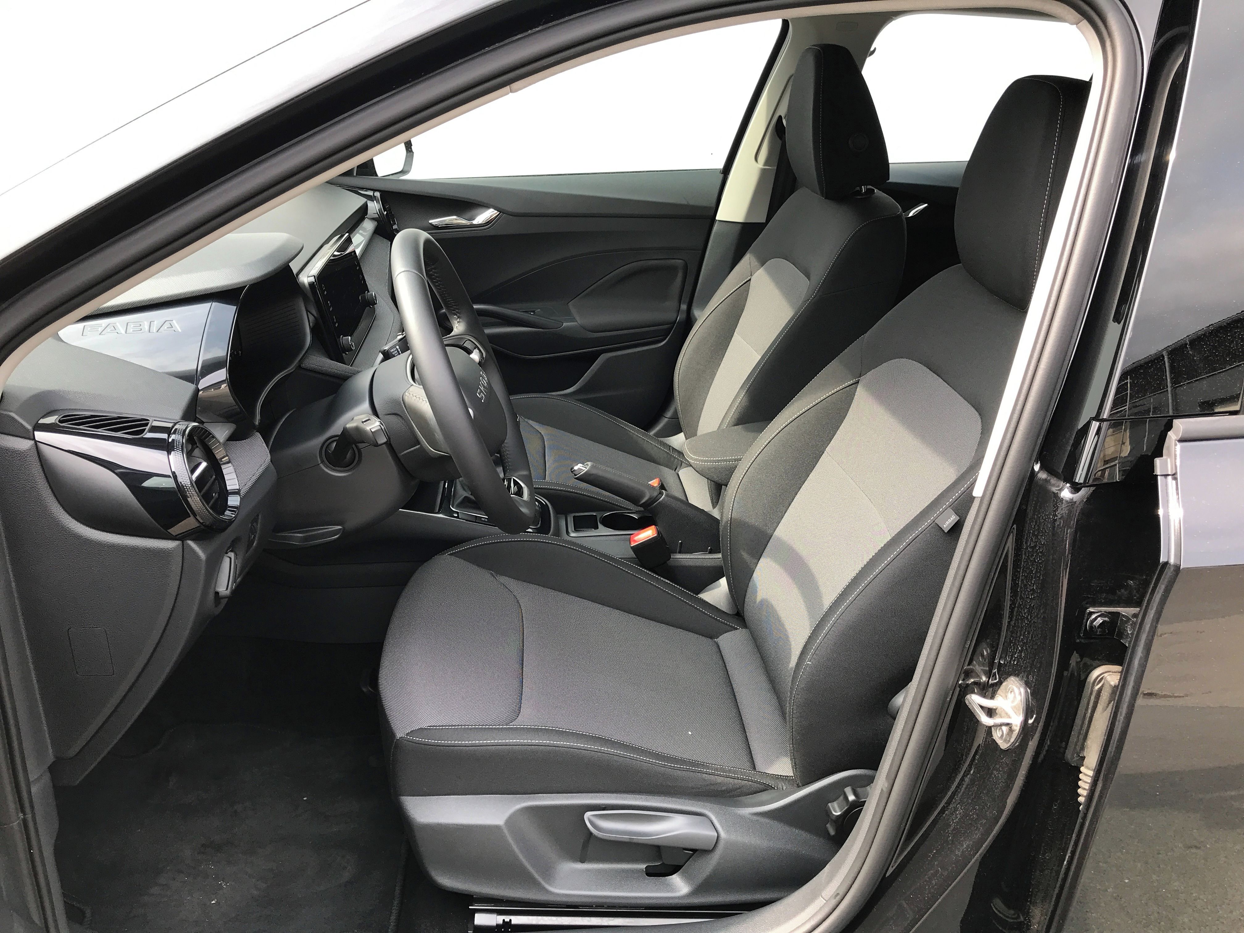 Škoda Fabia, 1,0 MPi/59 kW SELECTION 5*man. - fotka 6