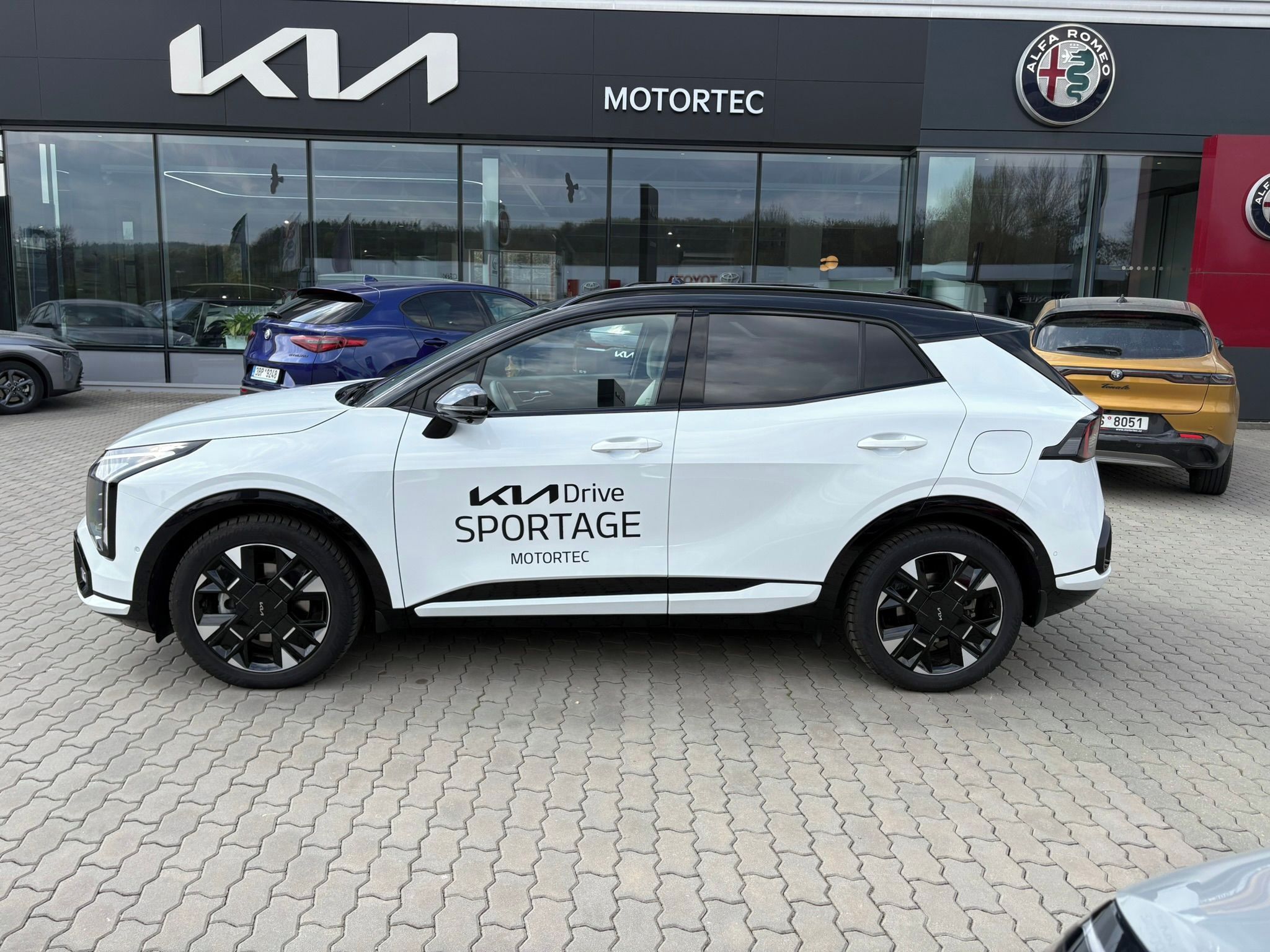 Kia Sportage, 1,6 T-GDi GPF 4x4 7DCT GT-LINE - fotka 4