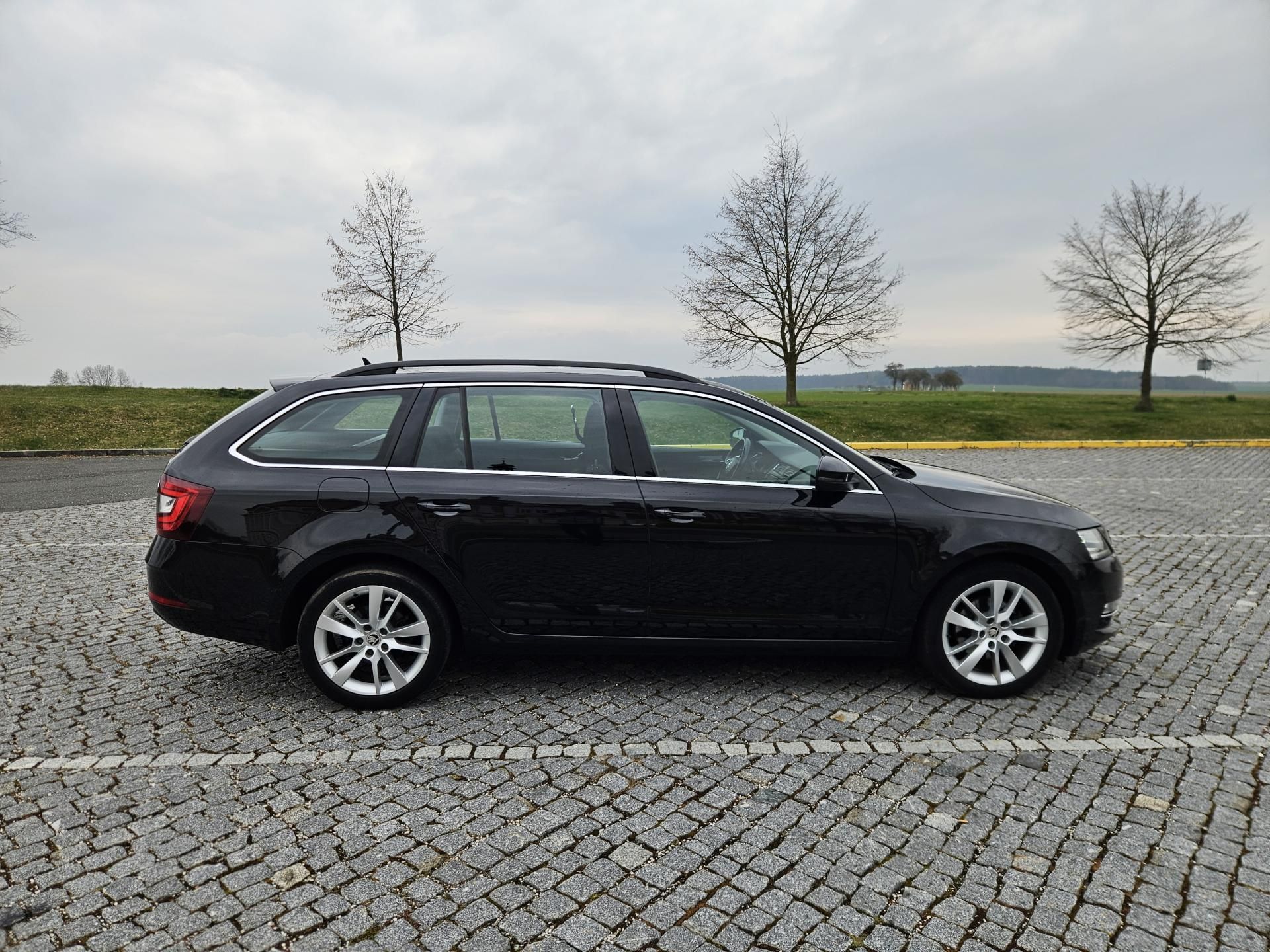 Škoda Octavia, 2L 110KW 4X4, DPH, SPLÁTKY - fotka 6