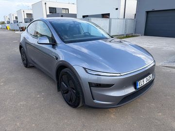 Long Range AWD + zimní pneu