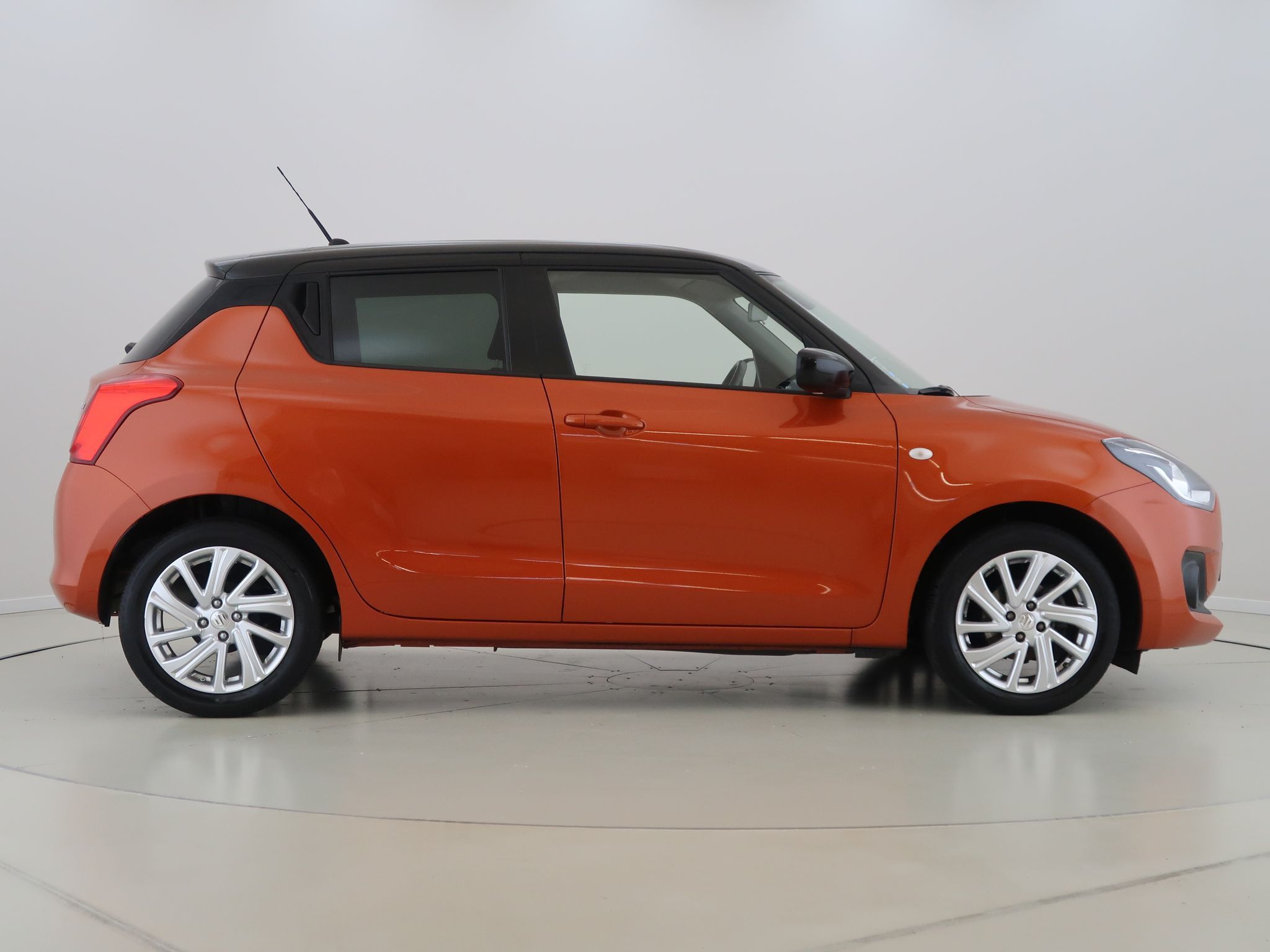 Suzuki Swift, 1.2DualJet,61kW,Manuál - fotka 4