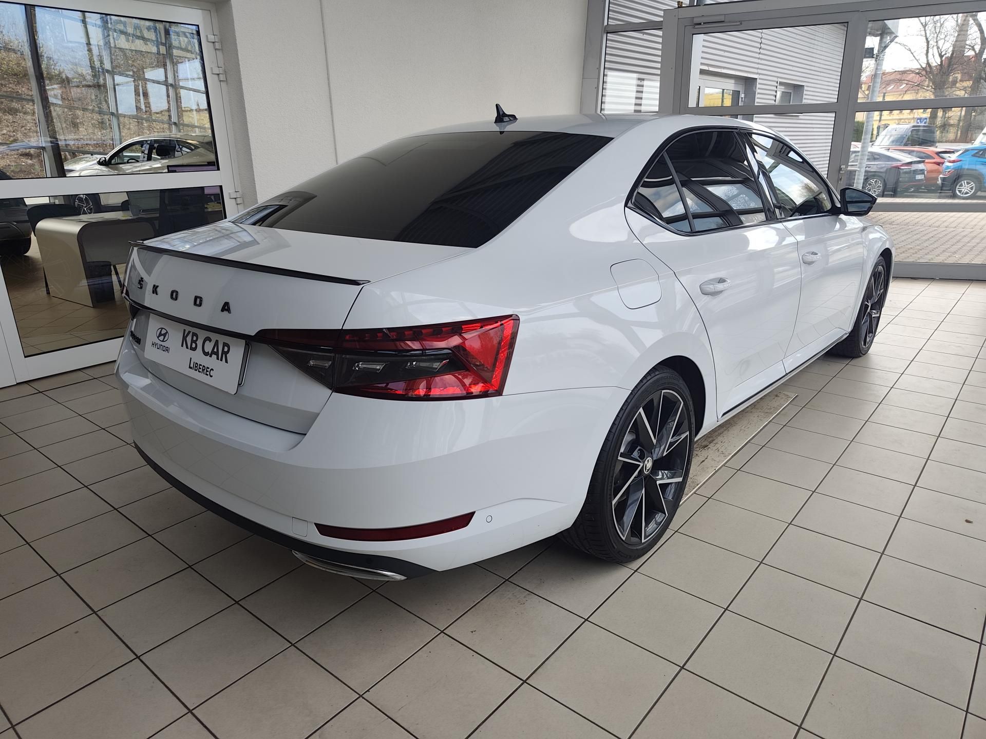 Škoda Superb, 2.0TDi 110kW Sportline DSG - fotka 4