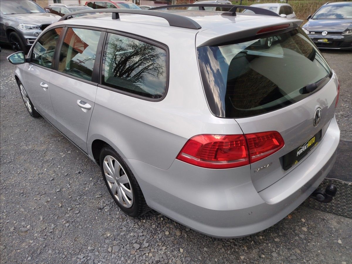 Volkswagen Passat, 2,0 TDi 103kW, 10xAirbag, TZ - fotka 4