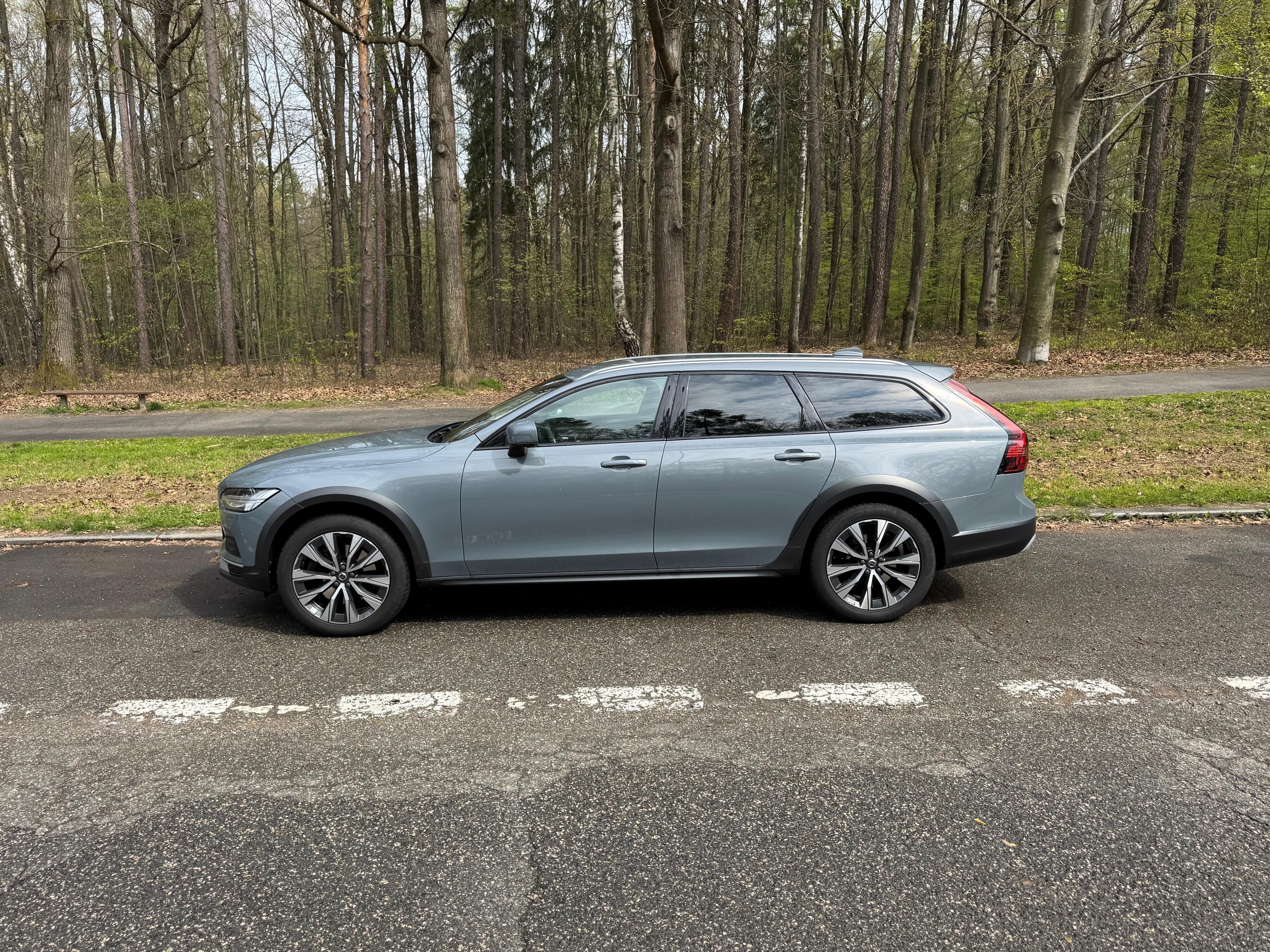 Volvo V90, V90CC B5 183kW 1maj DPH - fotka 2