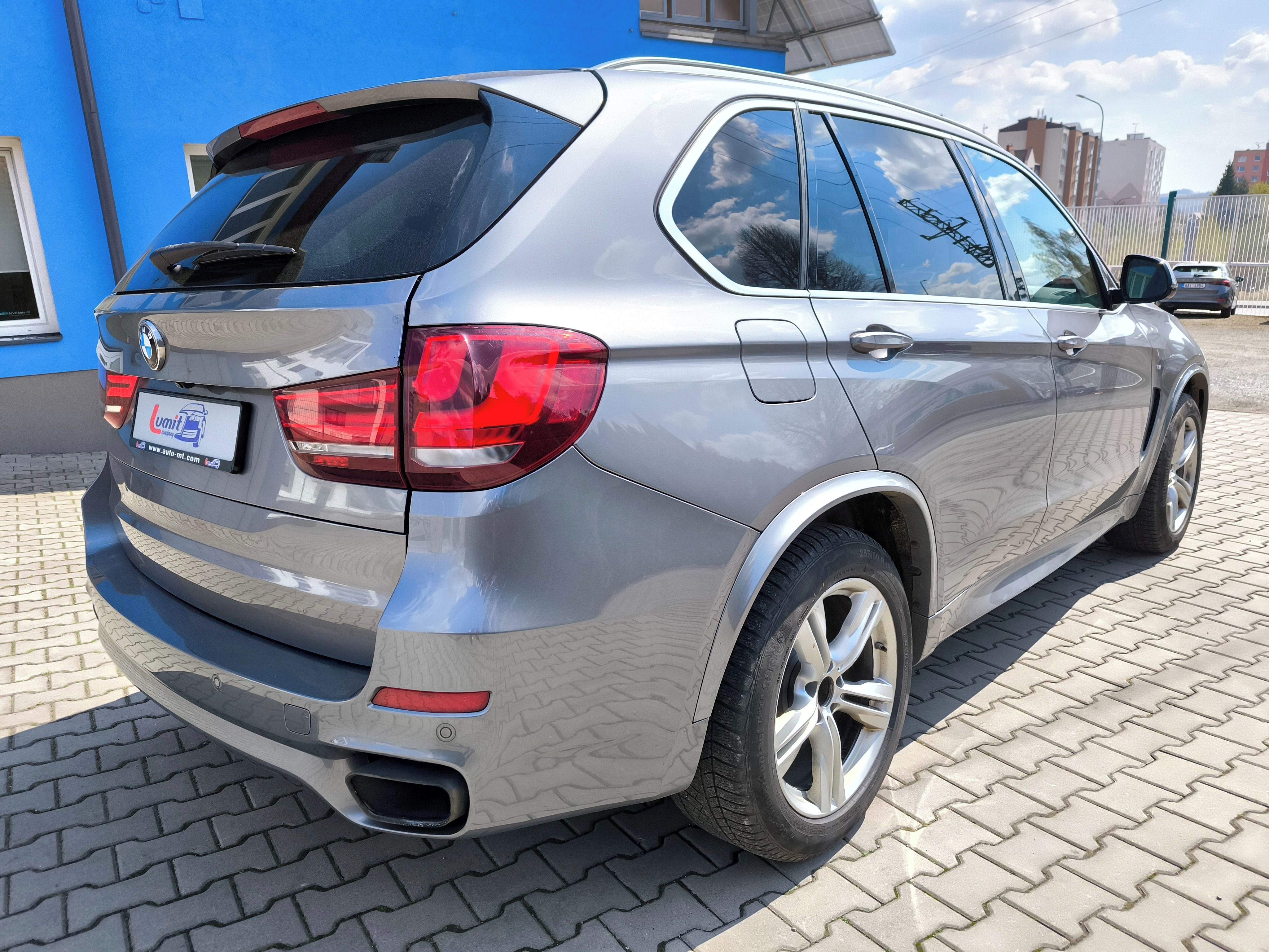 BMW X5, xDrive 30d M Paket - fotka 5