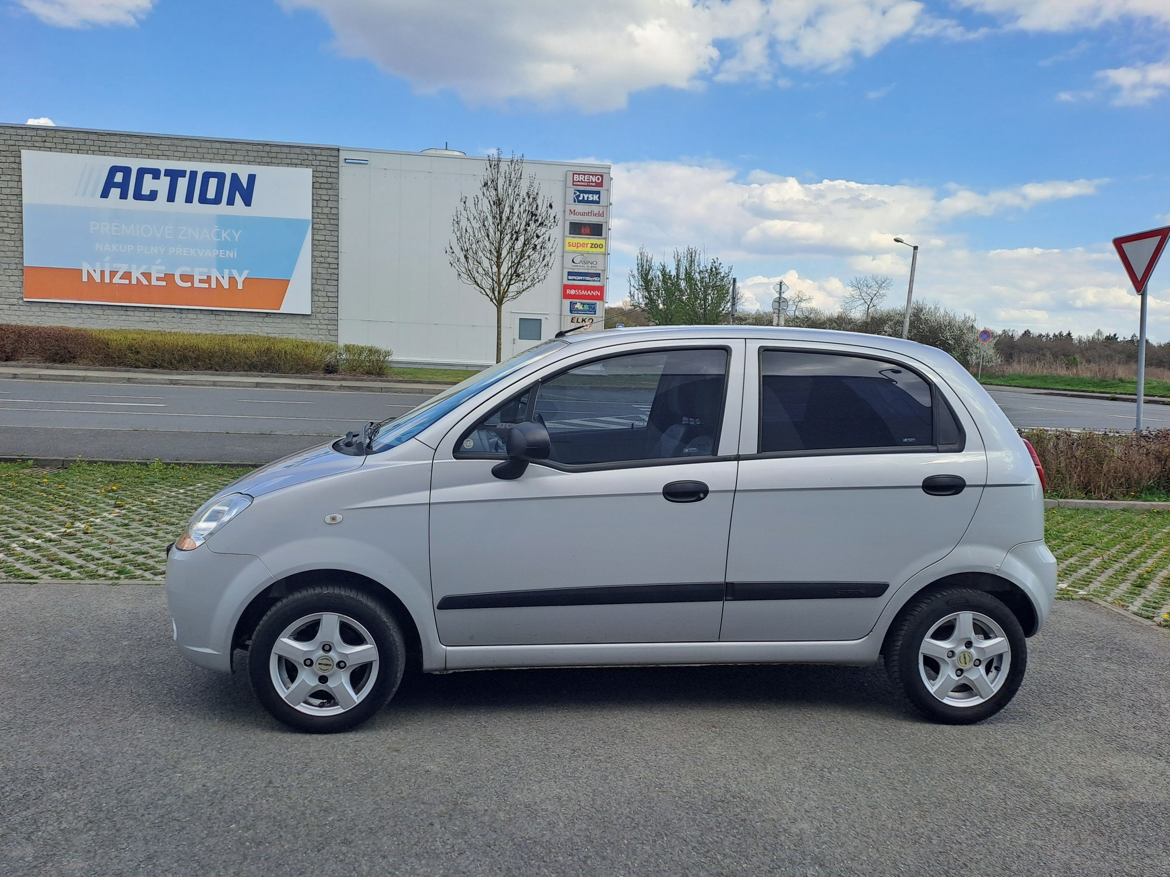 Chevrolet Spark, 0.9i 1.MAJ KLIMA,SPOLEHLIVÉ - fotka 4