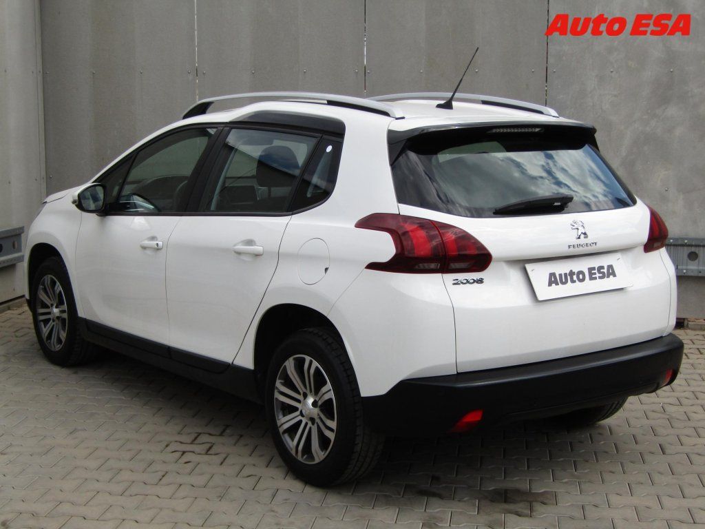 Peugeot 2008, 1.2 PT,ČR,AT - fotka 6