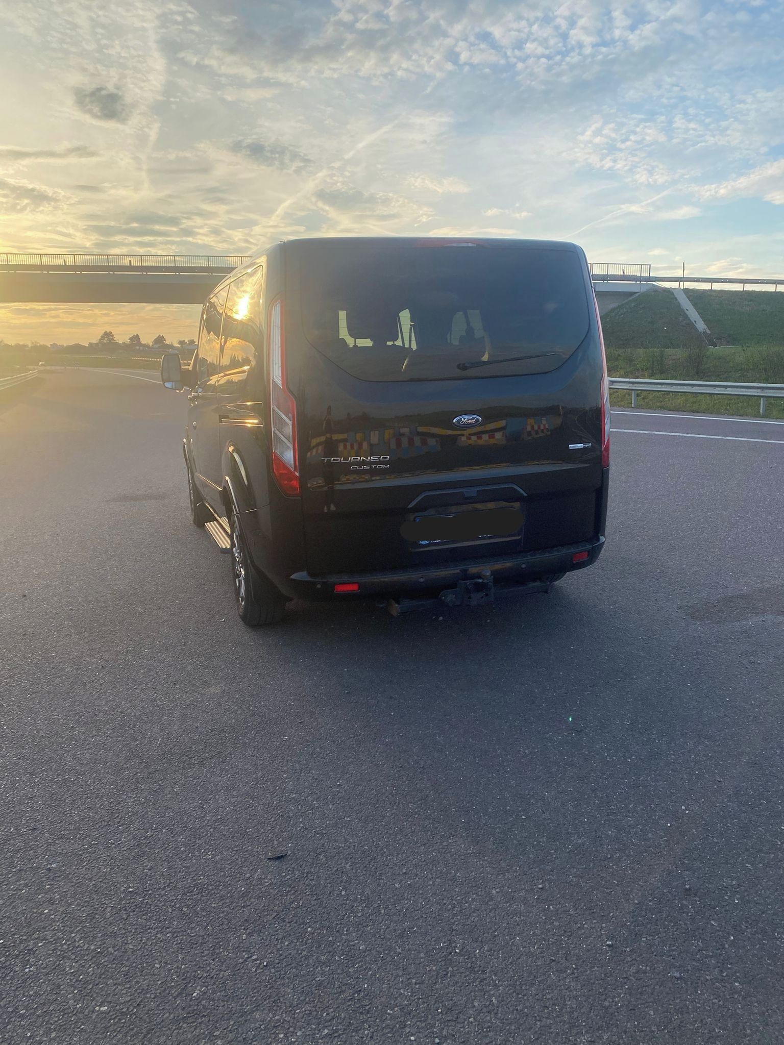 Ford Tourneo Custom, Ford Tourneo Custom 2.0 EcoBlu - fotka 2