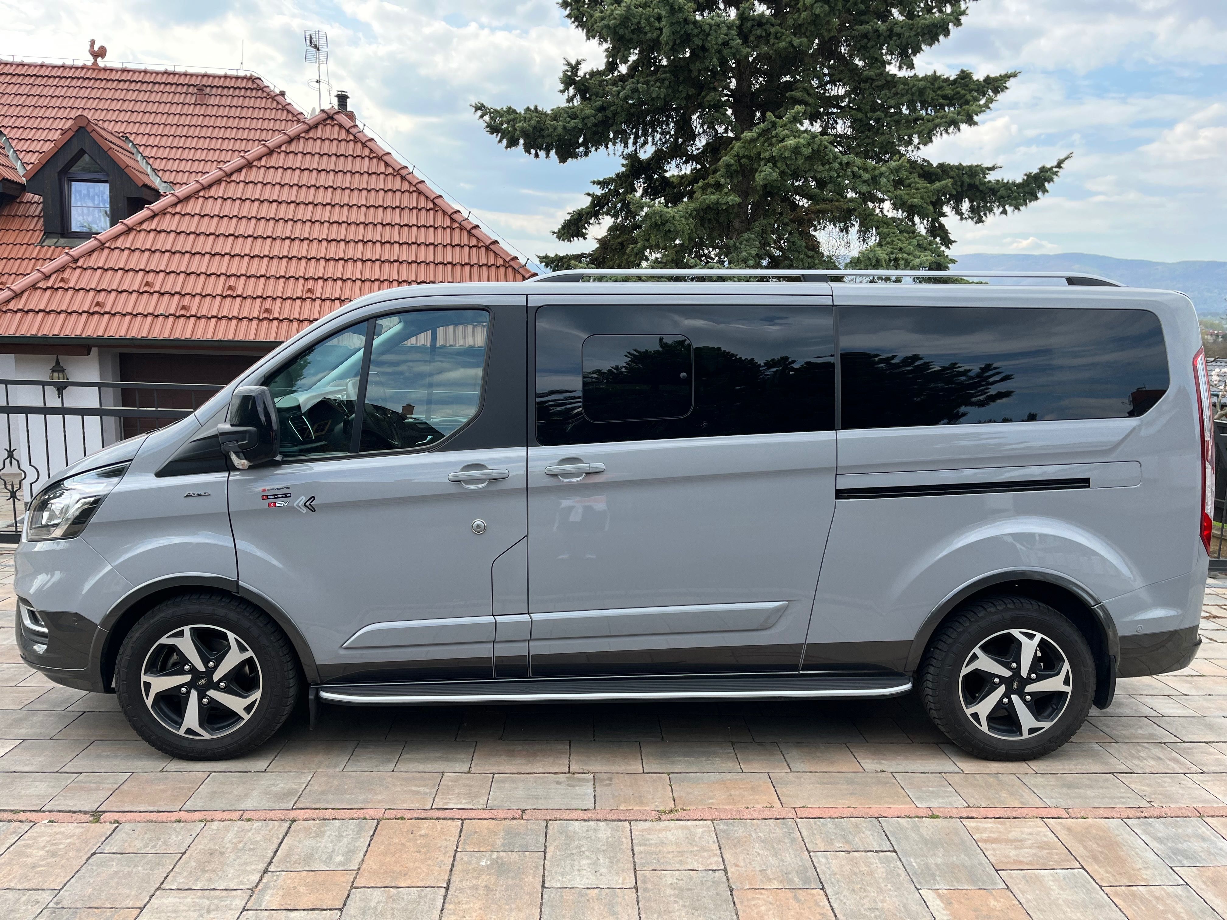 Ford Tourneo Custom, 2.0 EcoBlue ACTIVE L2 - fotka 2
