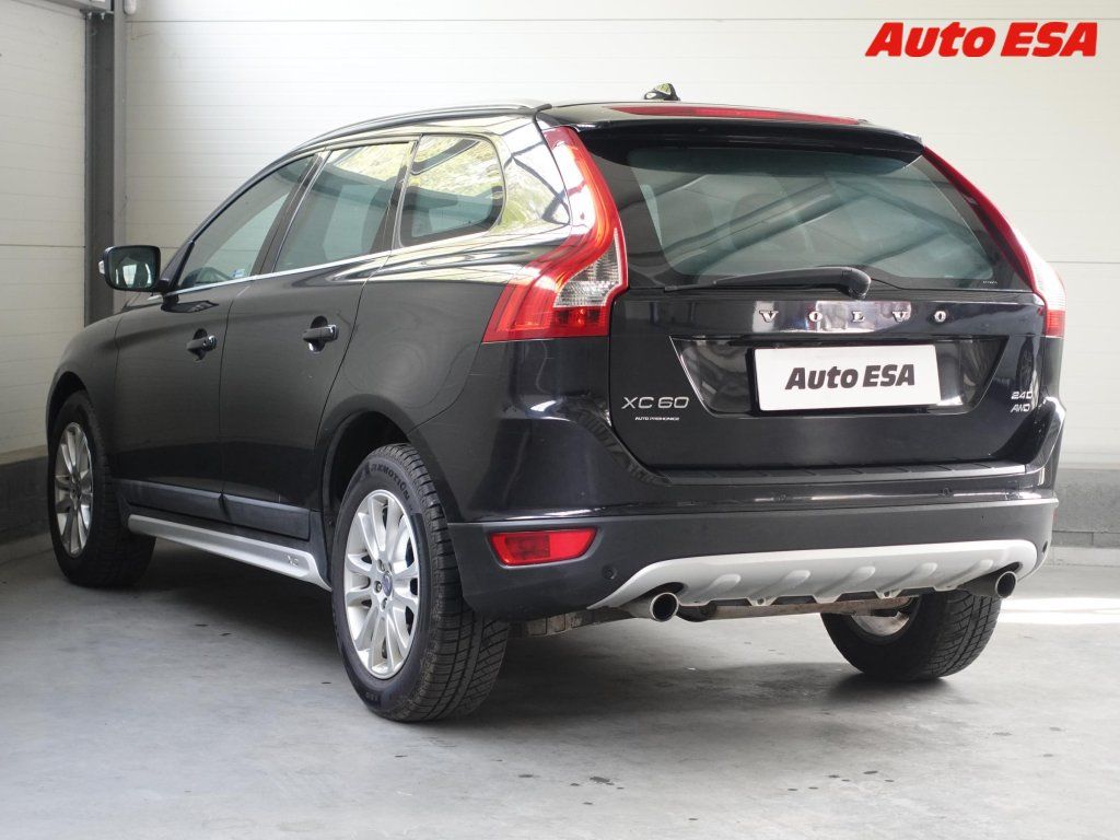 Volvo XC60, 2.4 4x4,ČR,STK3/28 - fotka 6