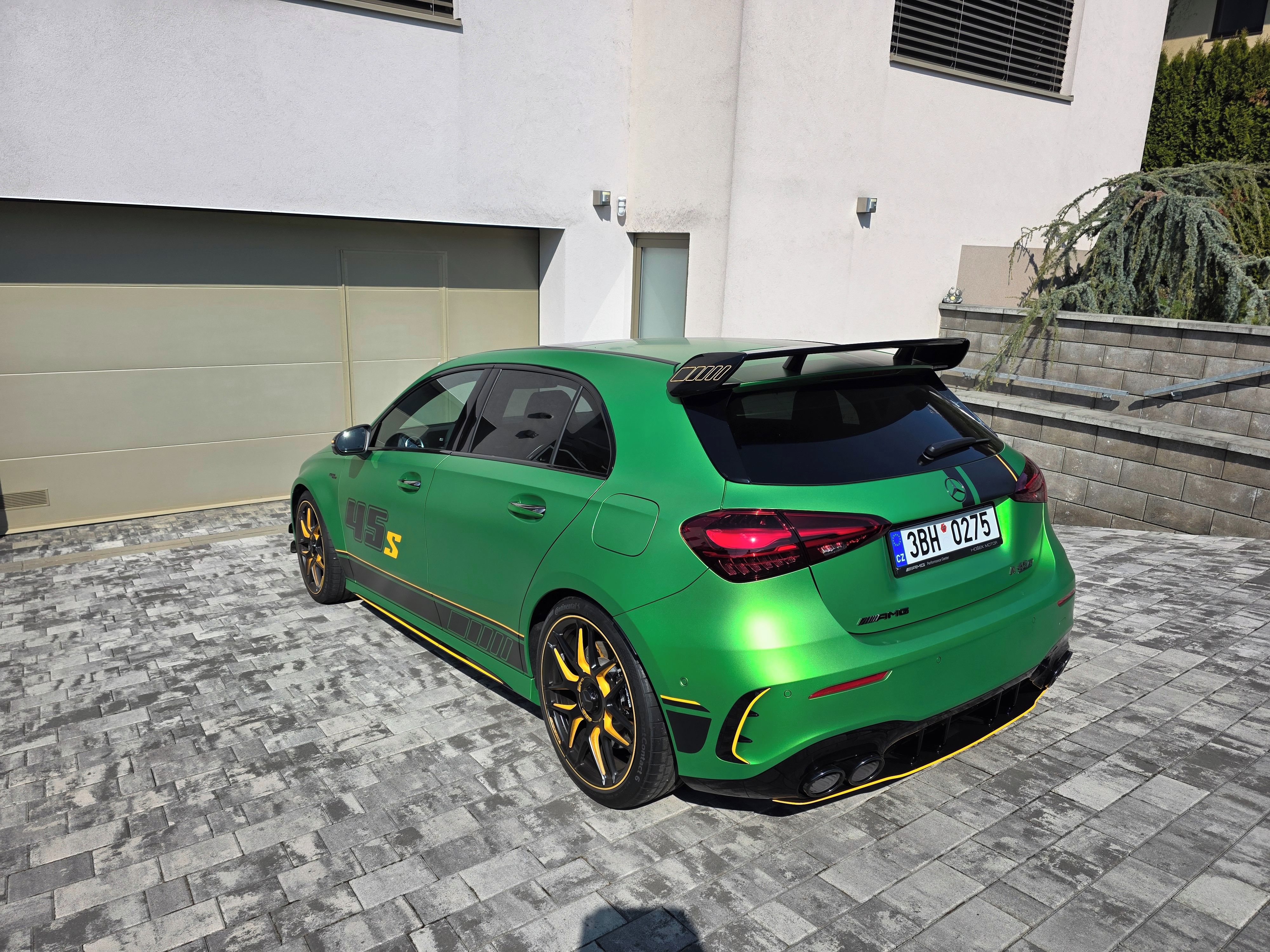 Mercedes-Benz Třídy A, A45S Green Hell Magno Edition - fotka 6