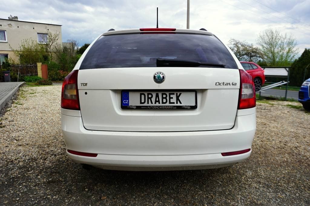 Škoda Octavia, CLASSIC 1,6 TDI 77 kW - fotka 6