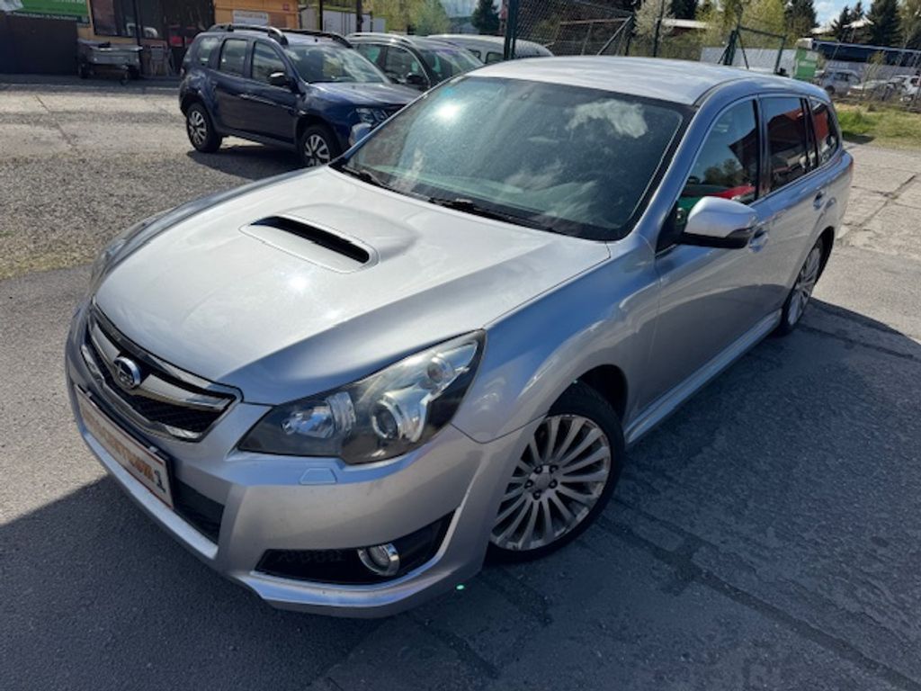 Subaru Legacy, 2,0 TD 4WD 110kW Executive - fotka 4