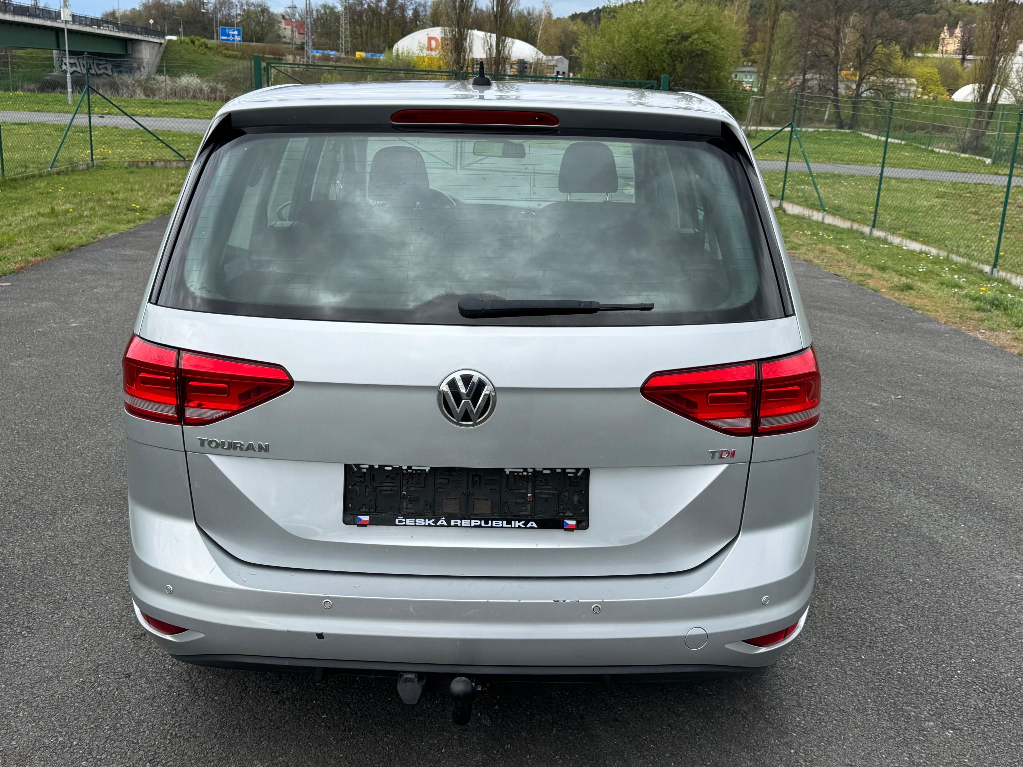 Volkswagen Touran, 1.6TDI 7 MÍSTNÉ TOP STAV - fotka 6