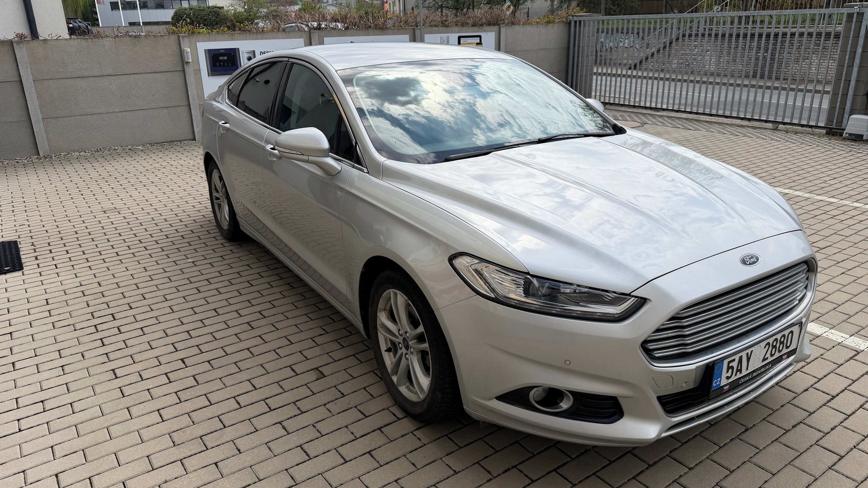 Ford Mondeo, 2.00 super stav - fotka 3