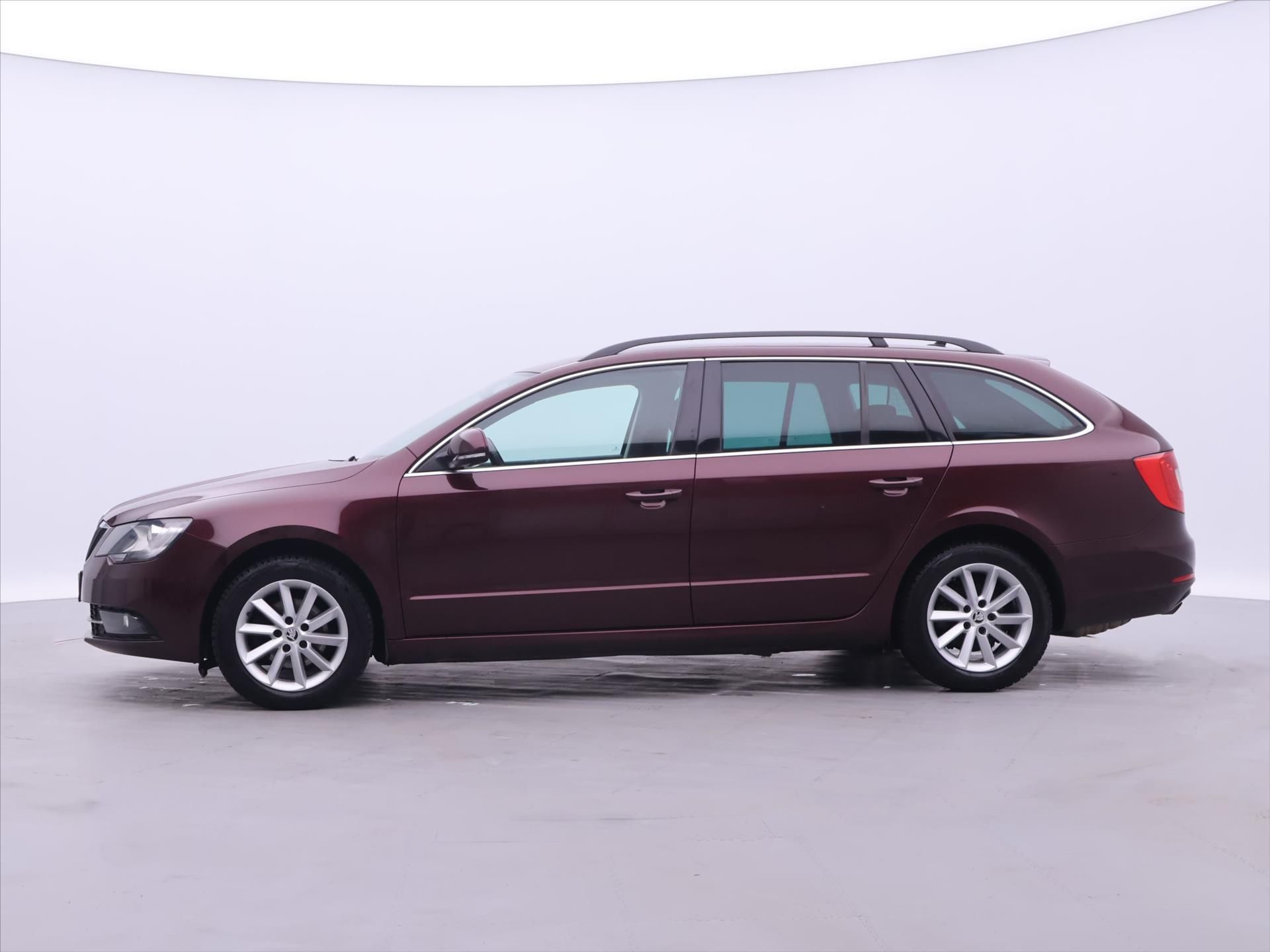 Škoda Superb, 1,6 TDI 77kW MAN Ambition - fotka 4