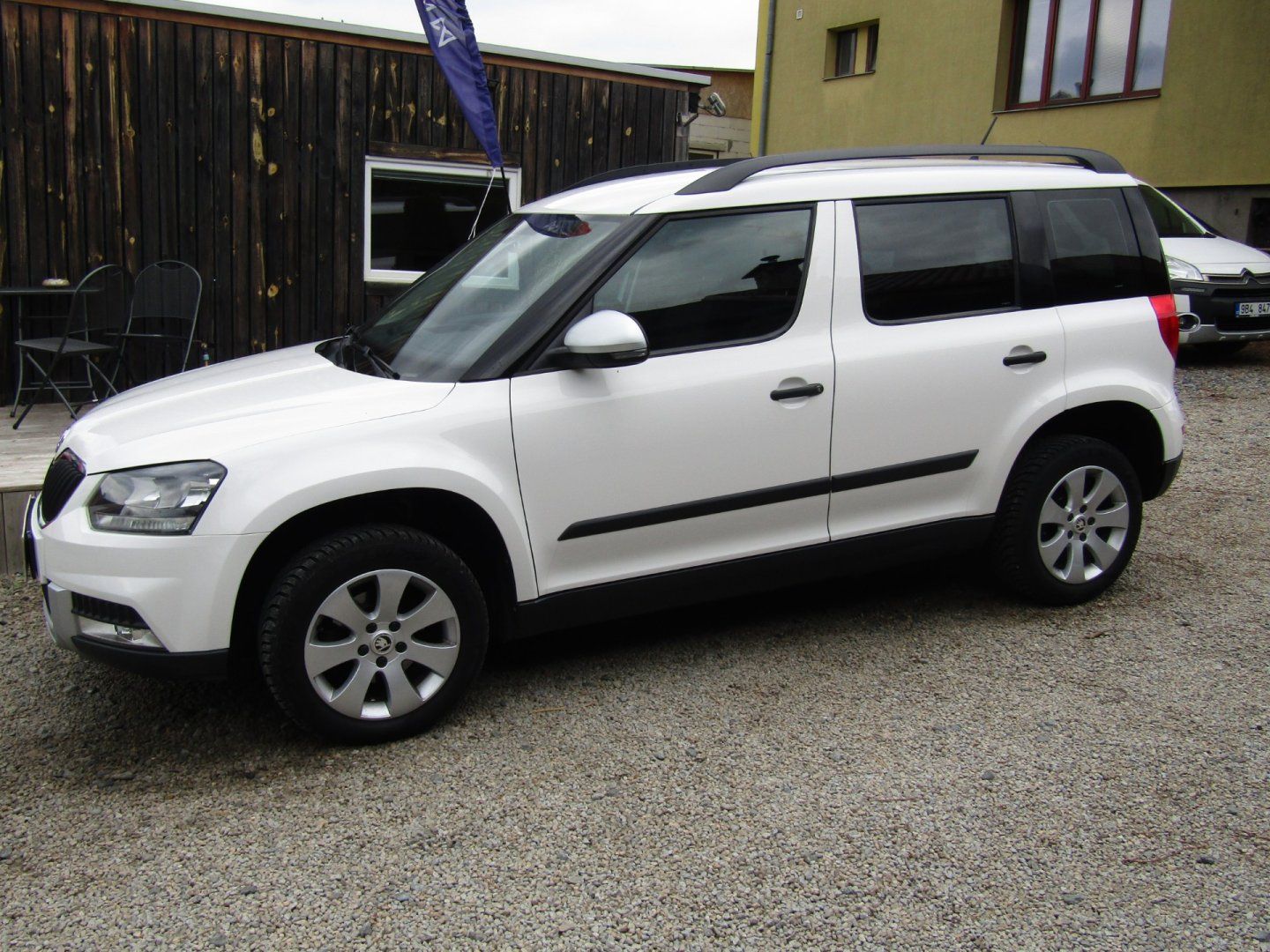 Škoda Yeti, 1.2 TSI 81kW  BEZ KOROZE - fotka 2
