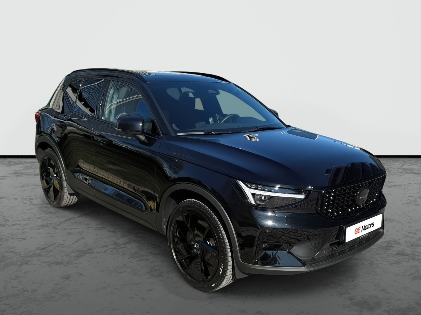 Volvo XC40, B4 ULTRA Black Ed + Light pak - fotka 4