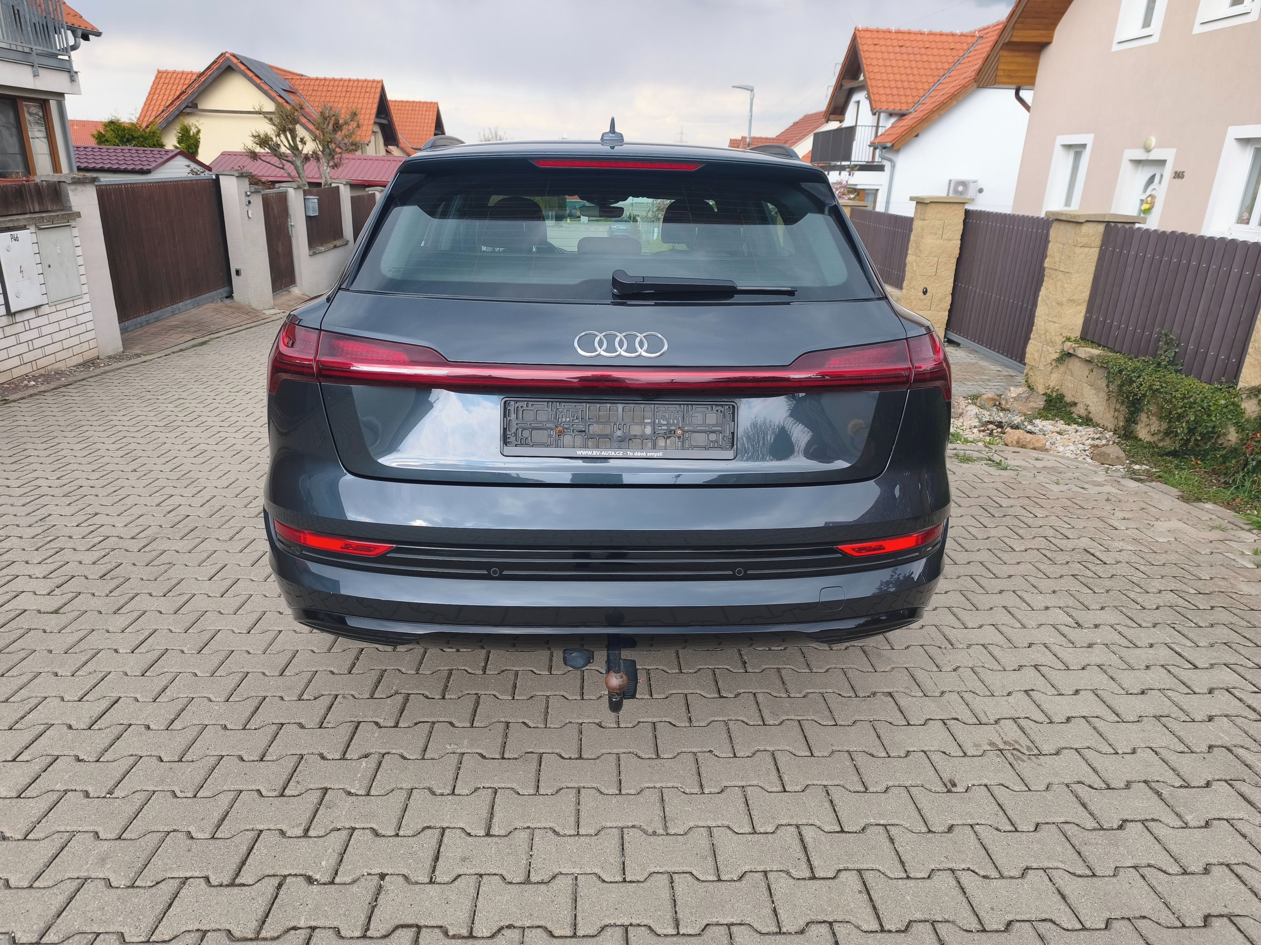 Audi e-tron, 55*B&O*PANO*kůže*Tažné*SoH90% - fotka 4