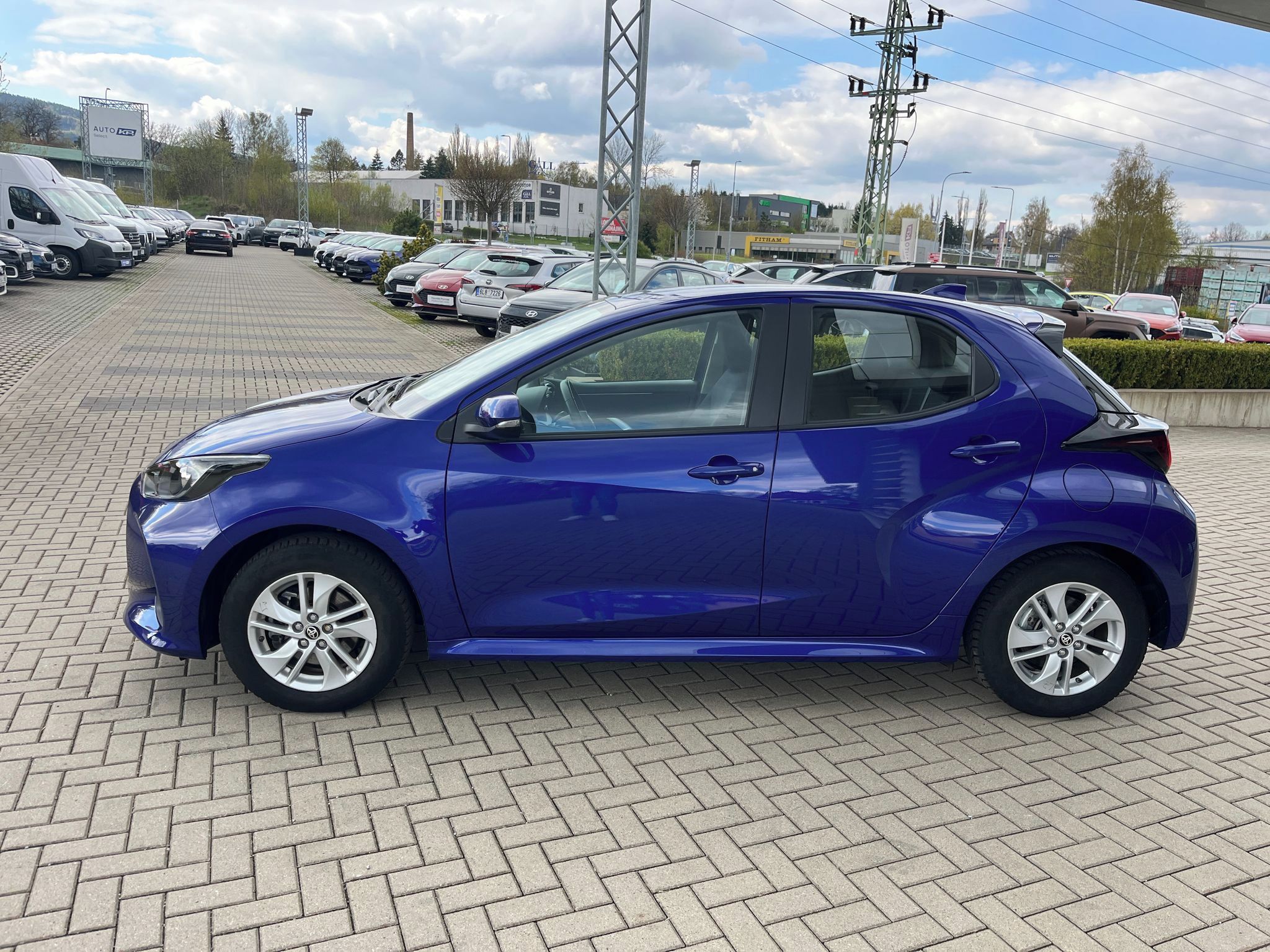 Toyota Yaris, 1.5 Hybrid e-CVT Comfort - fotka 3