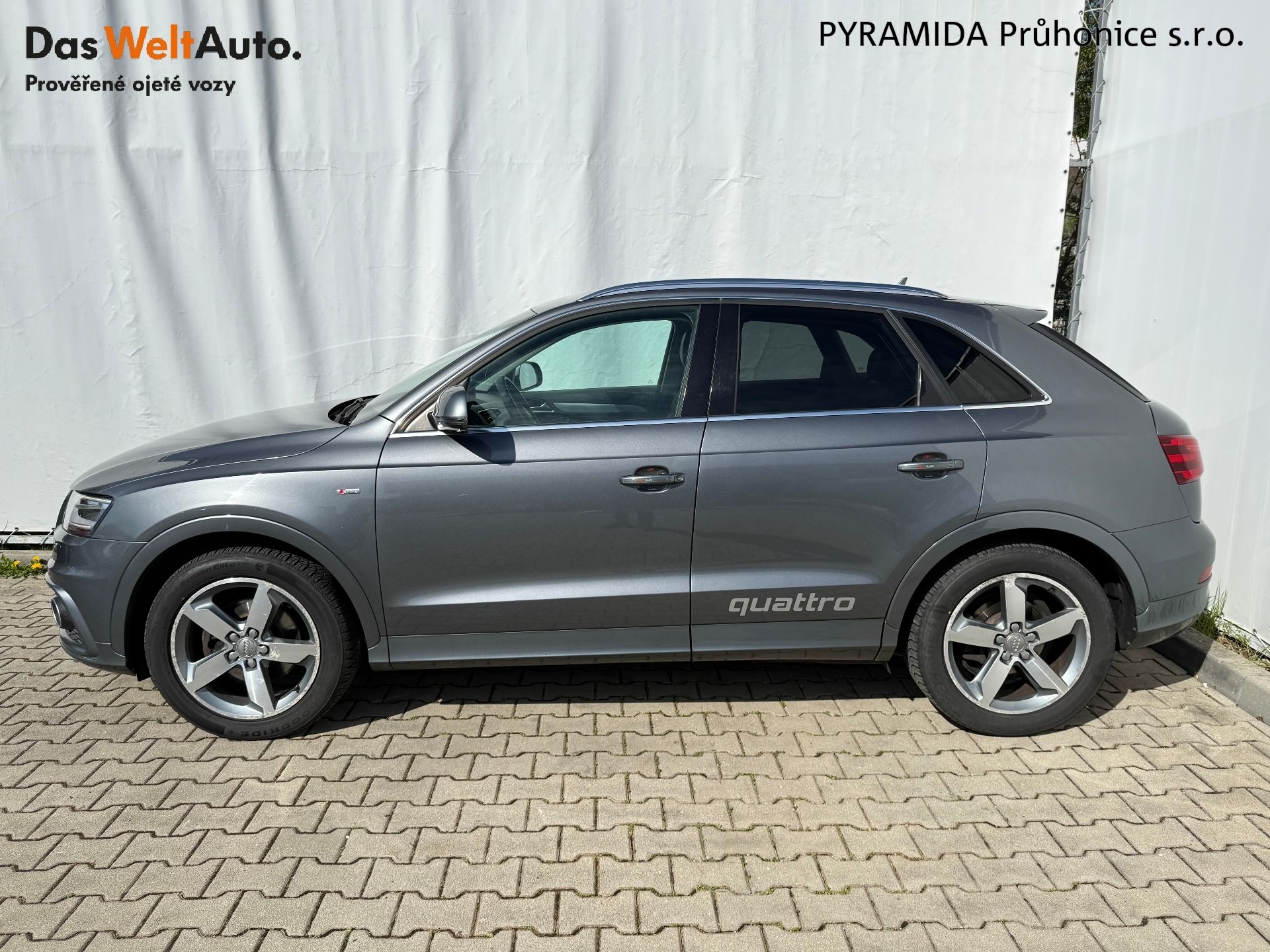 Audi Q3, 2.0 TFSI 125 kW S-line 4x4 - fotka 3