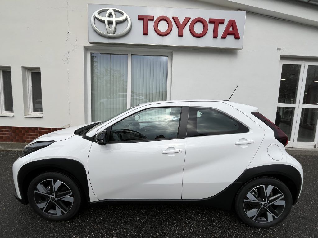 Toyota Aygo, 1.5L HEV Comfort - fotka 4
