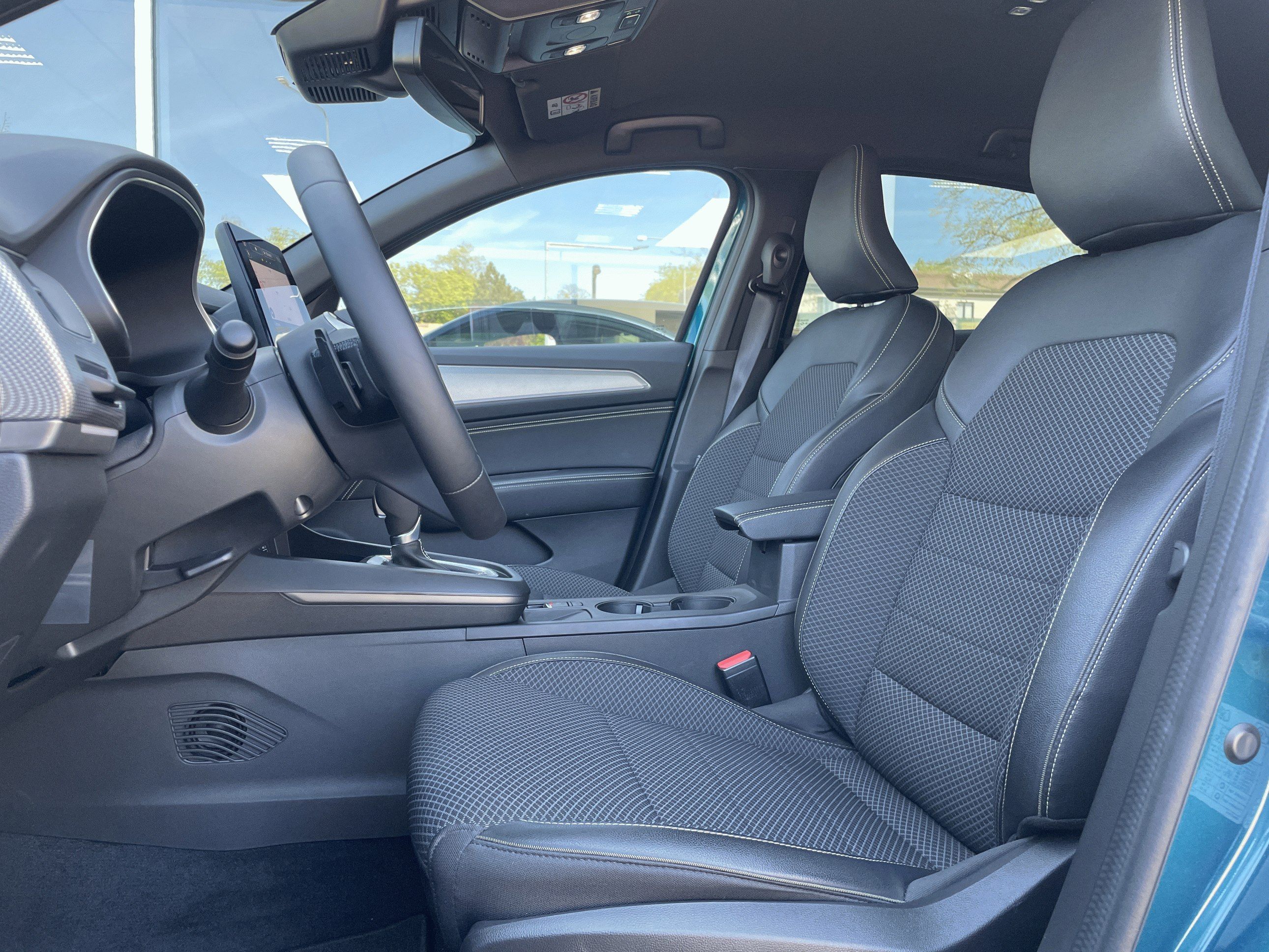 Renault Arkana, mild hybrid TCe 140 EDC Techno - fotka 5