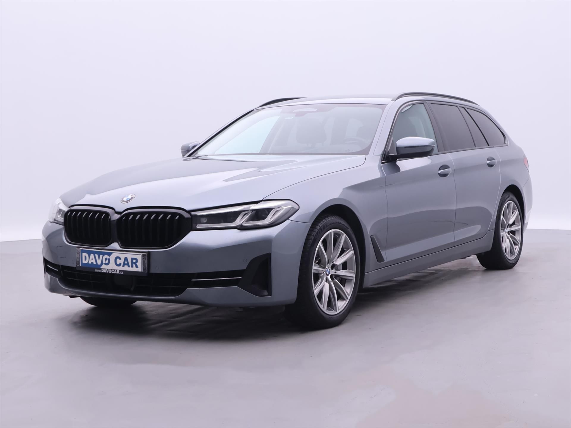 BMW Řada 5, 3,0 530d 183kW xDrive Touring - fotka 3