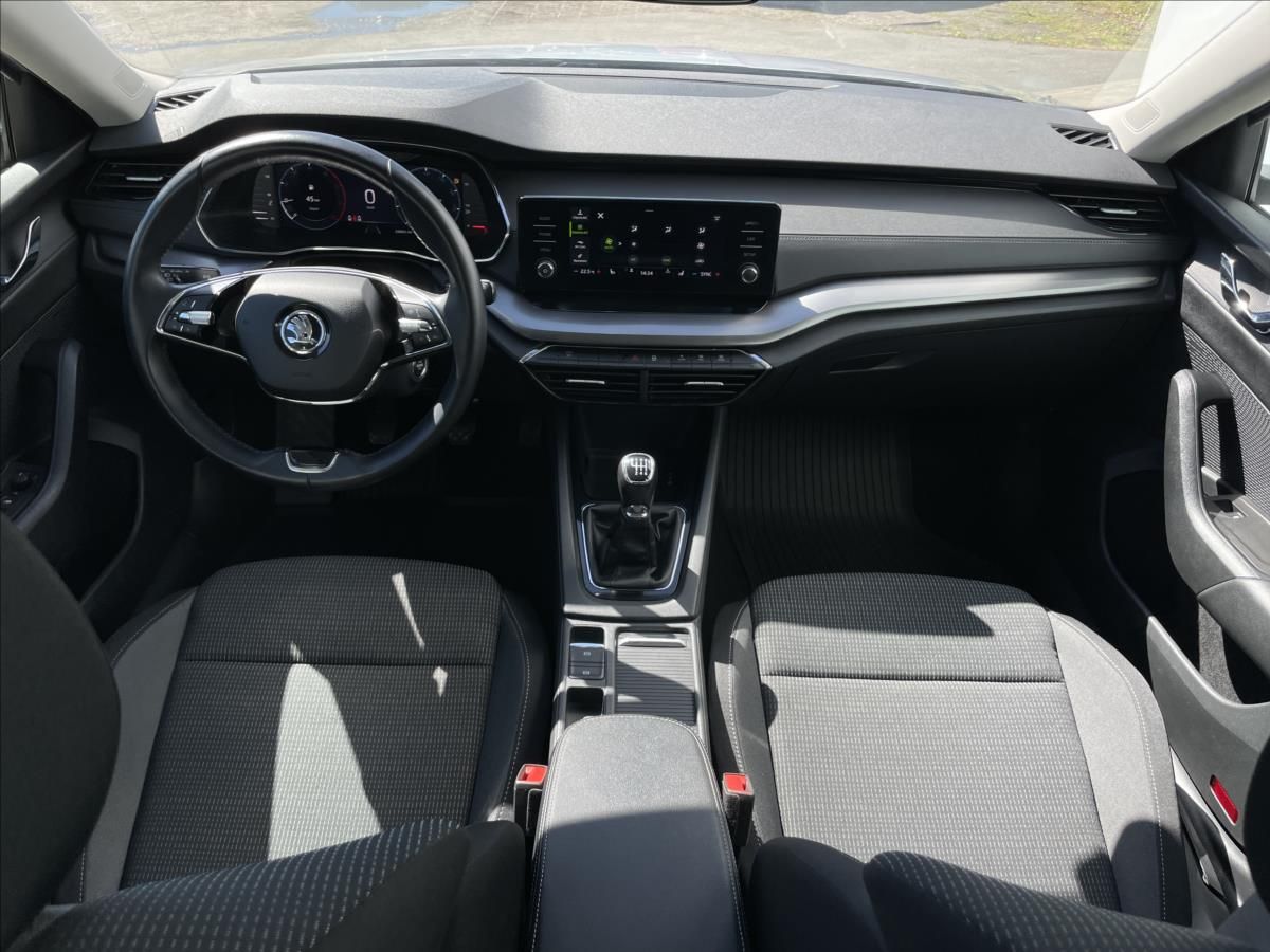 Škoda Octavia, 2,0 TDI Combi Ambition Plus - fotka 6