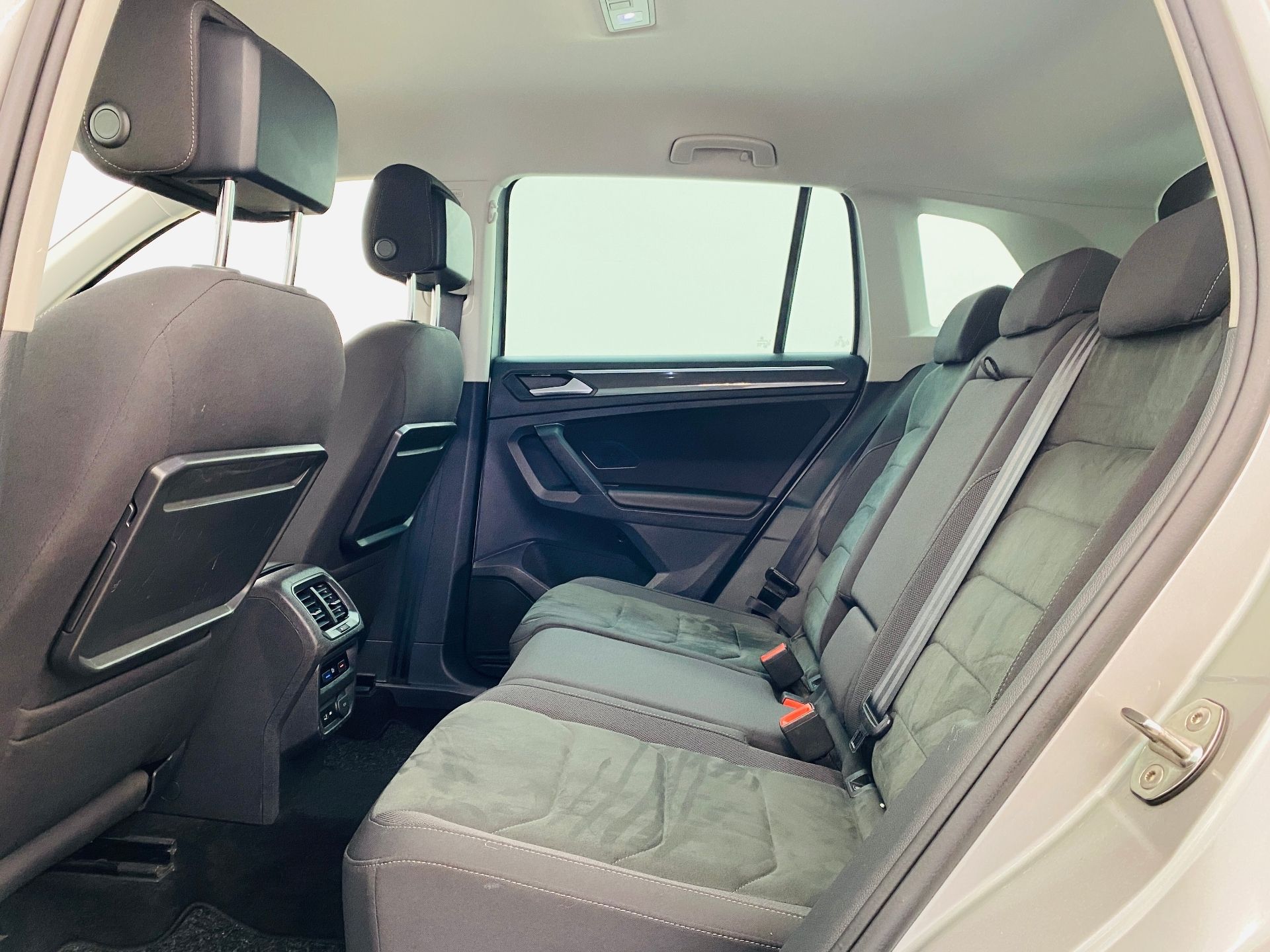 Volkswagen Tiguan, 2.0 TDI DSG 4x4 Highline - fotka 6