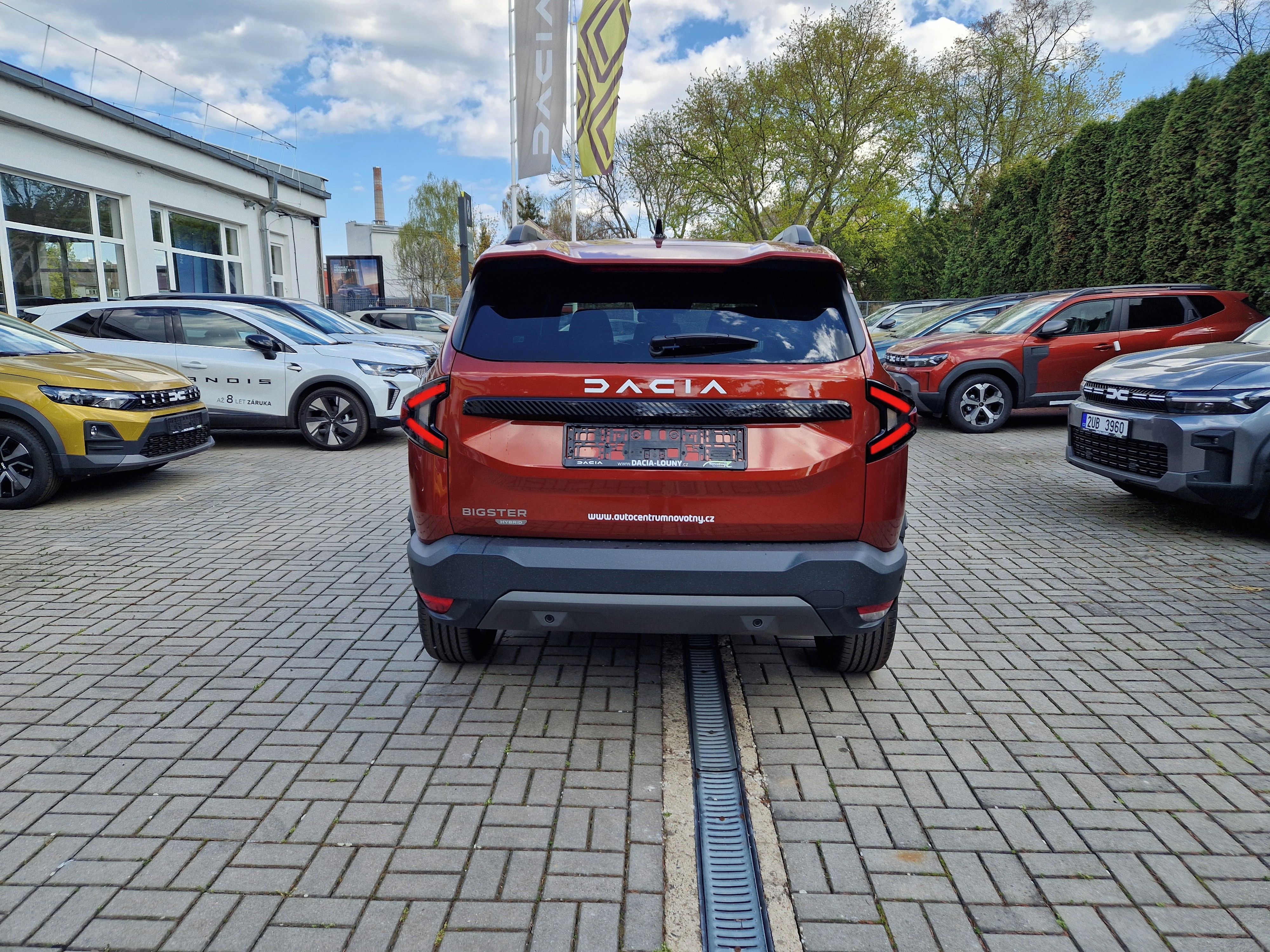Dacia Bigster, Journey hybrid 155 - fotka 3